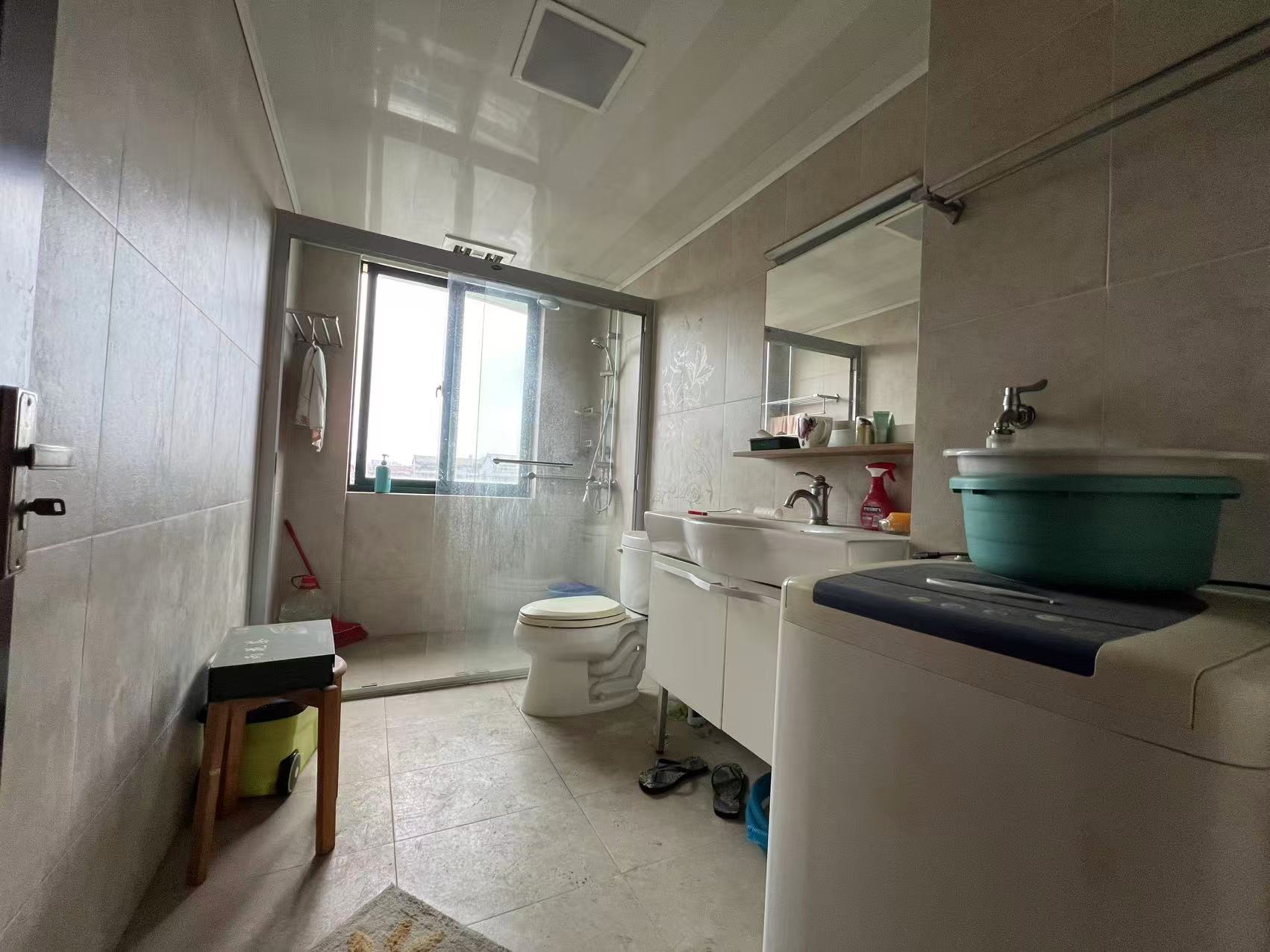 凤凰莱茵苑 3室2厅1卫 145m&sup2;