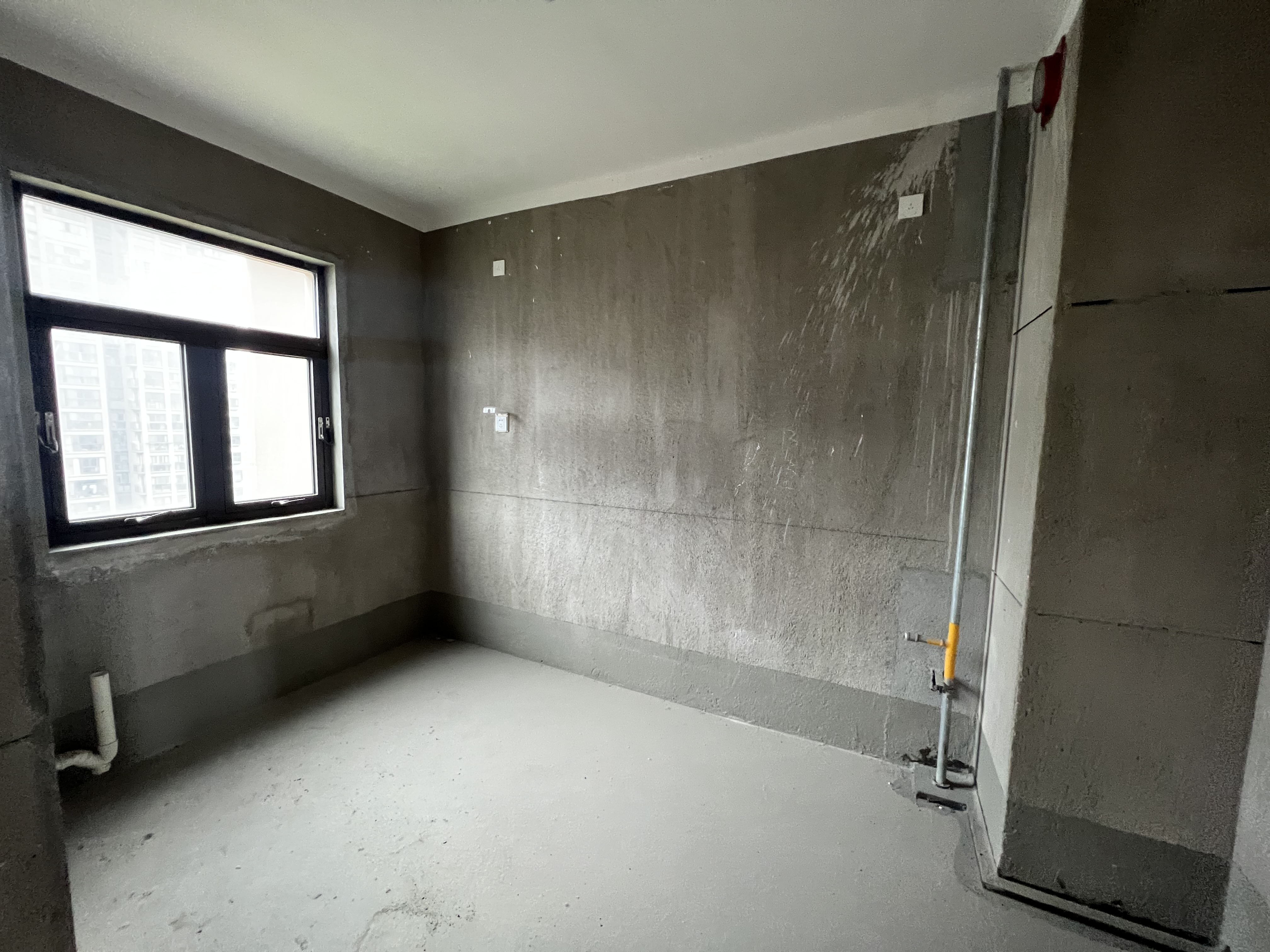 华强城 4室2厅2卫 145m&sup2;