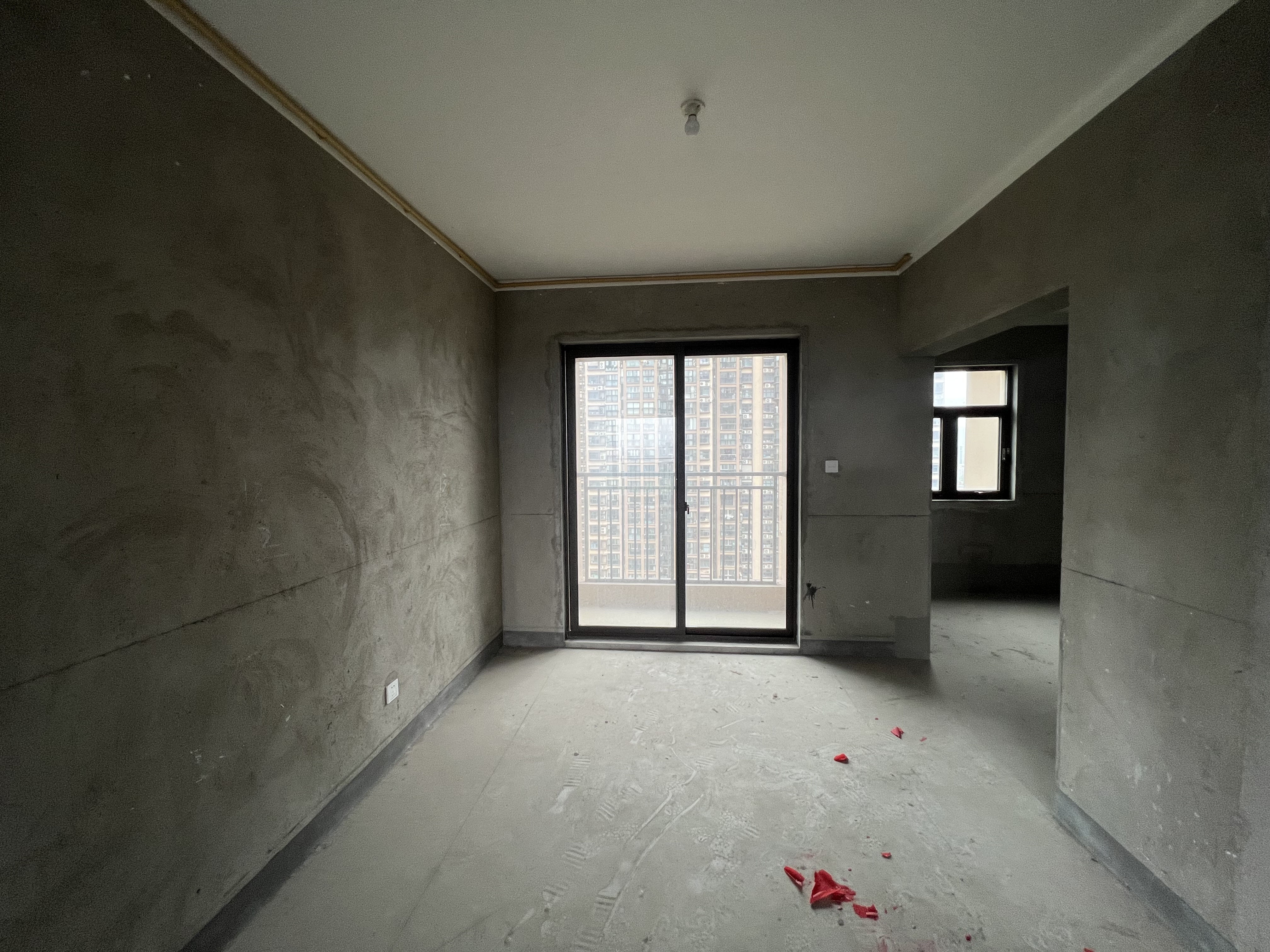 华强城 4室2厅2卫 145m²