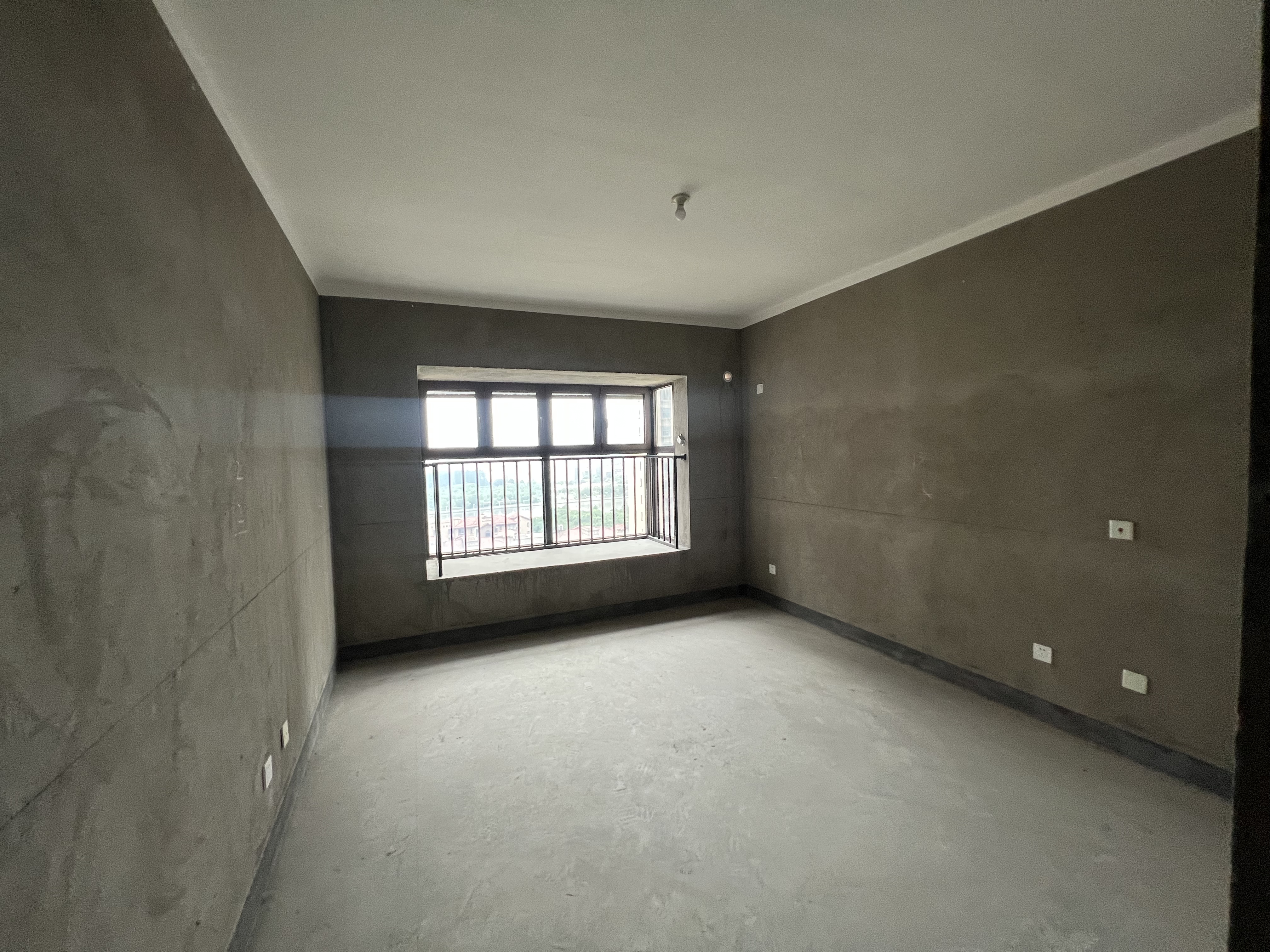 华强城 4室2厅2卫 145m&sup2;
