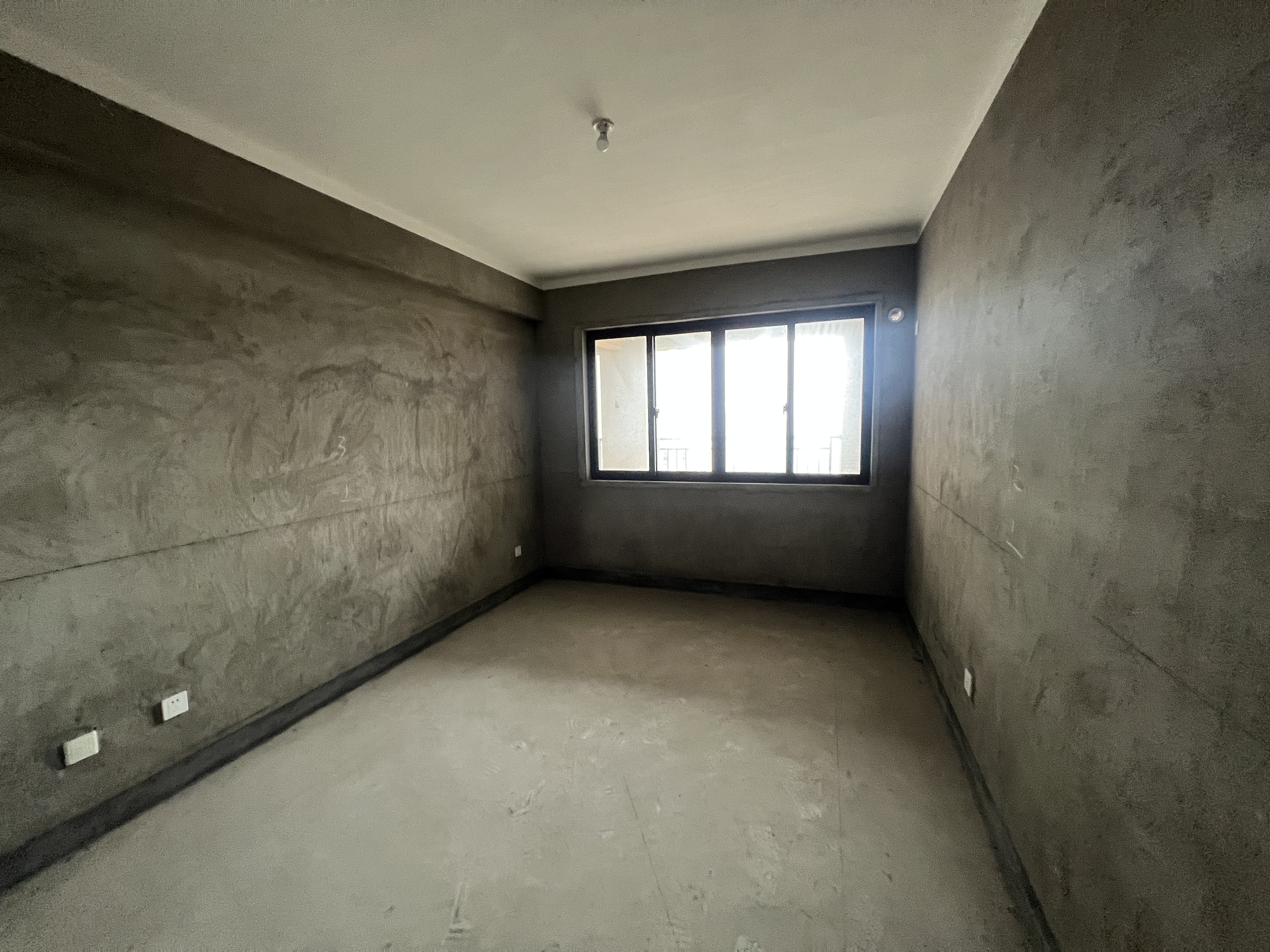 华强城 4室2厅2卫 145m&sup2;