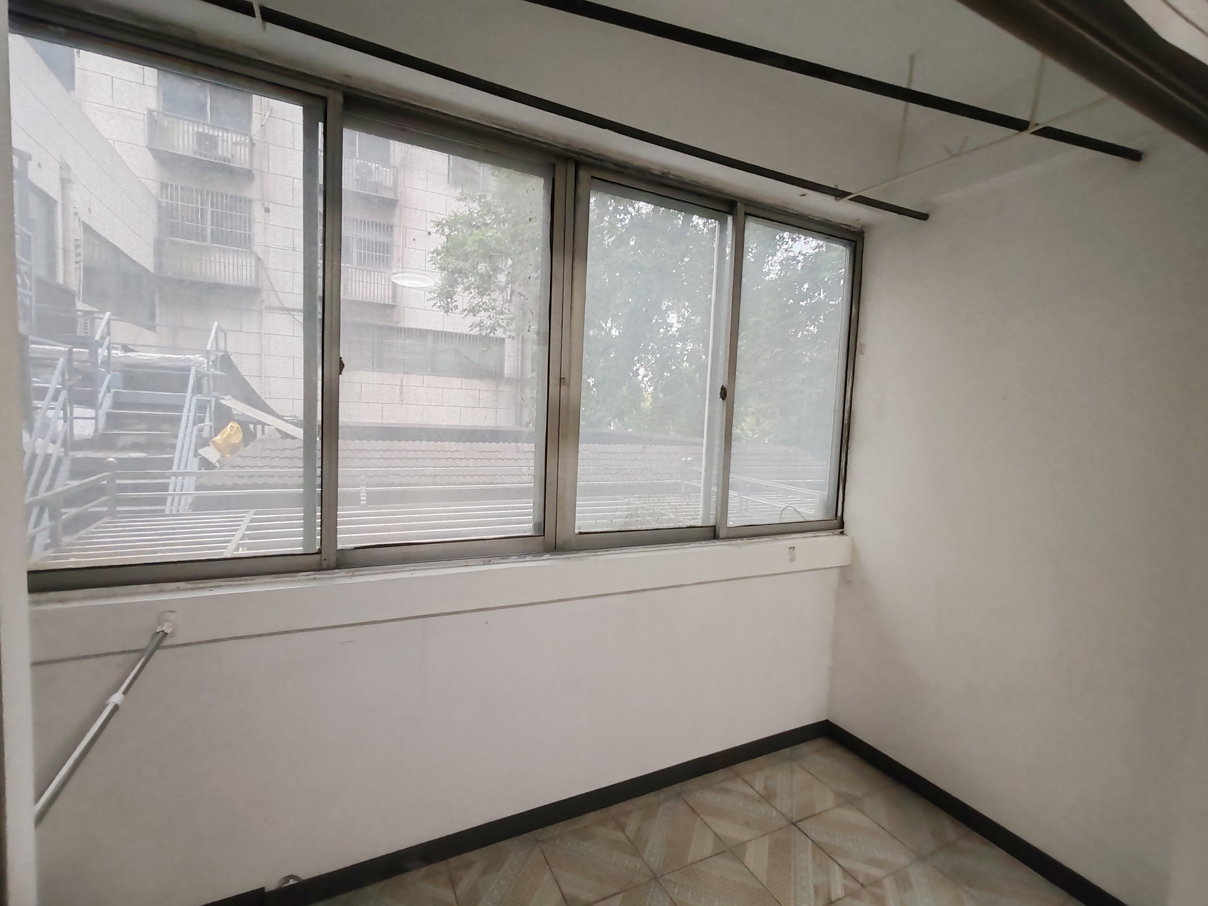 华威园 3室1厅1卫 90.00m&sup2;