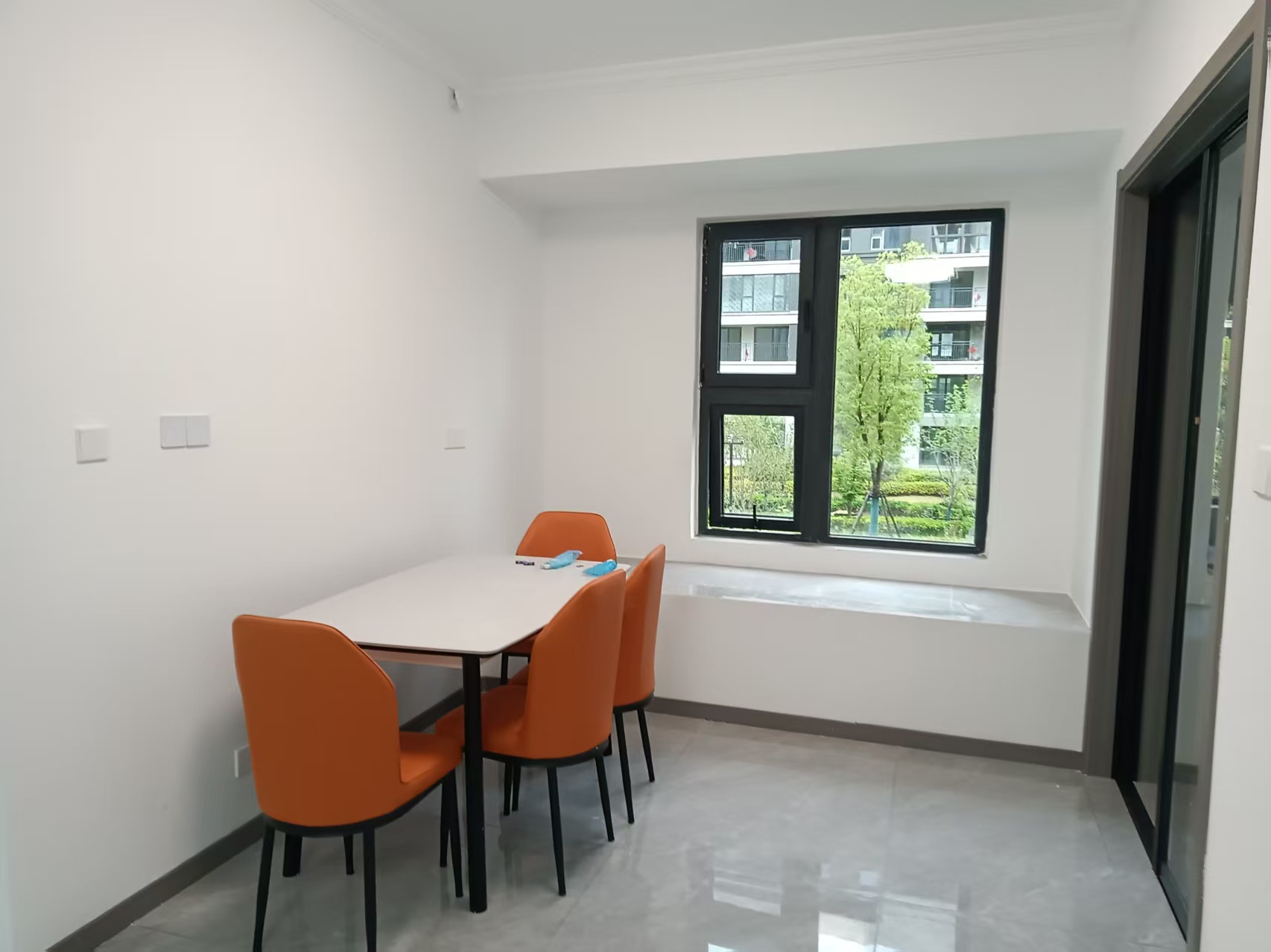 东时区 4室2厅2卫 114m&sup2;