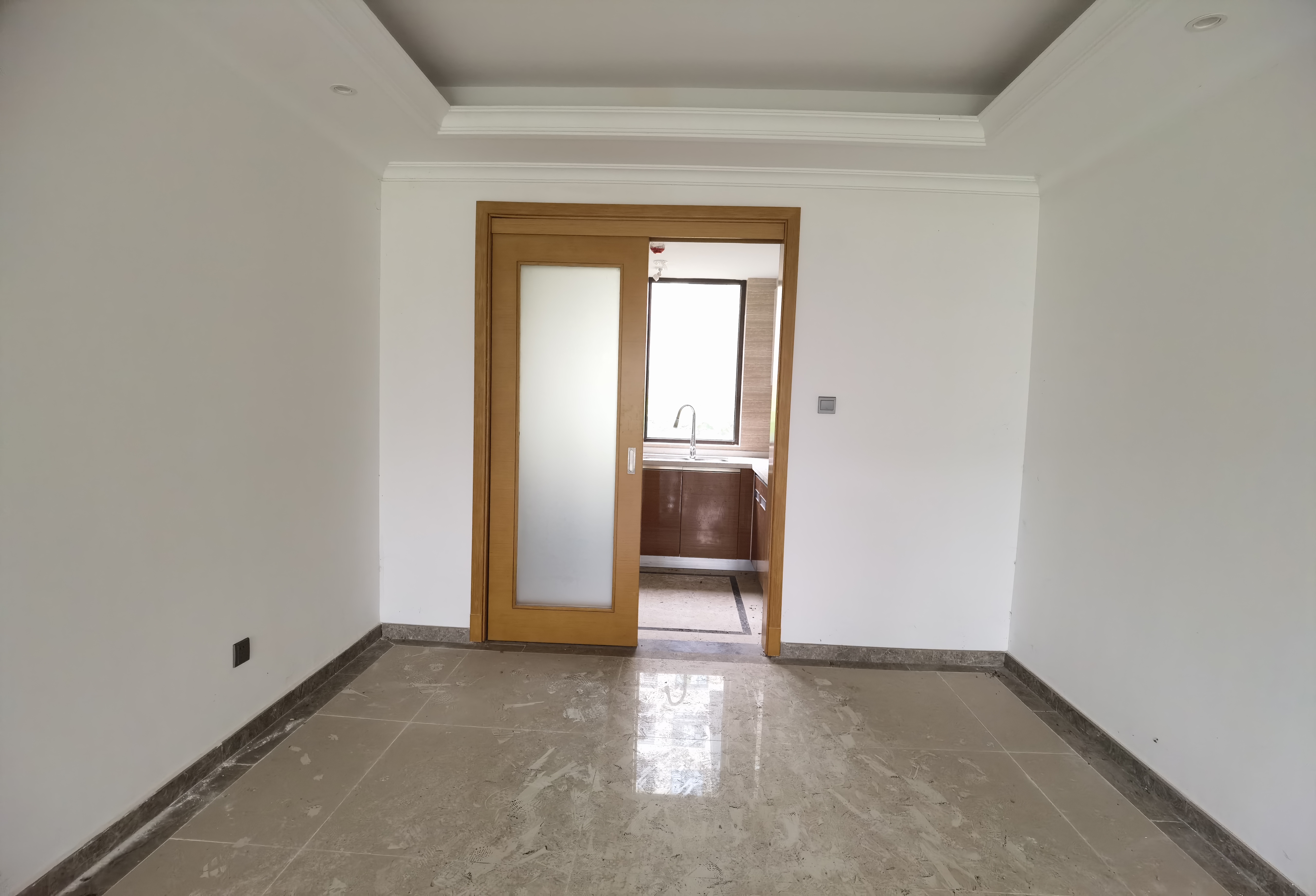 富力院士廷 4室2厅2卫 140m&sup2;