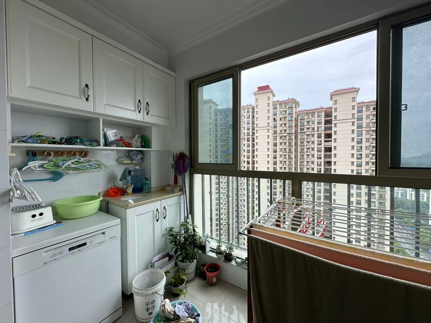 中南世纪花城三期 4室2厅2卫 144m&sup2;