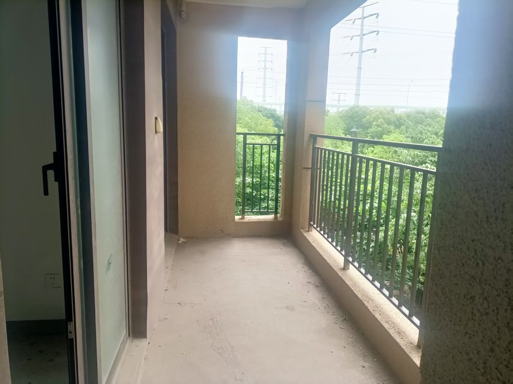 绿地新里城 3室2厅2卫 106.08m&sup2;