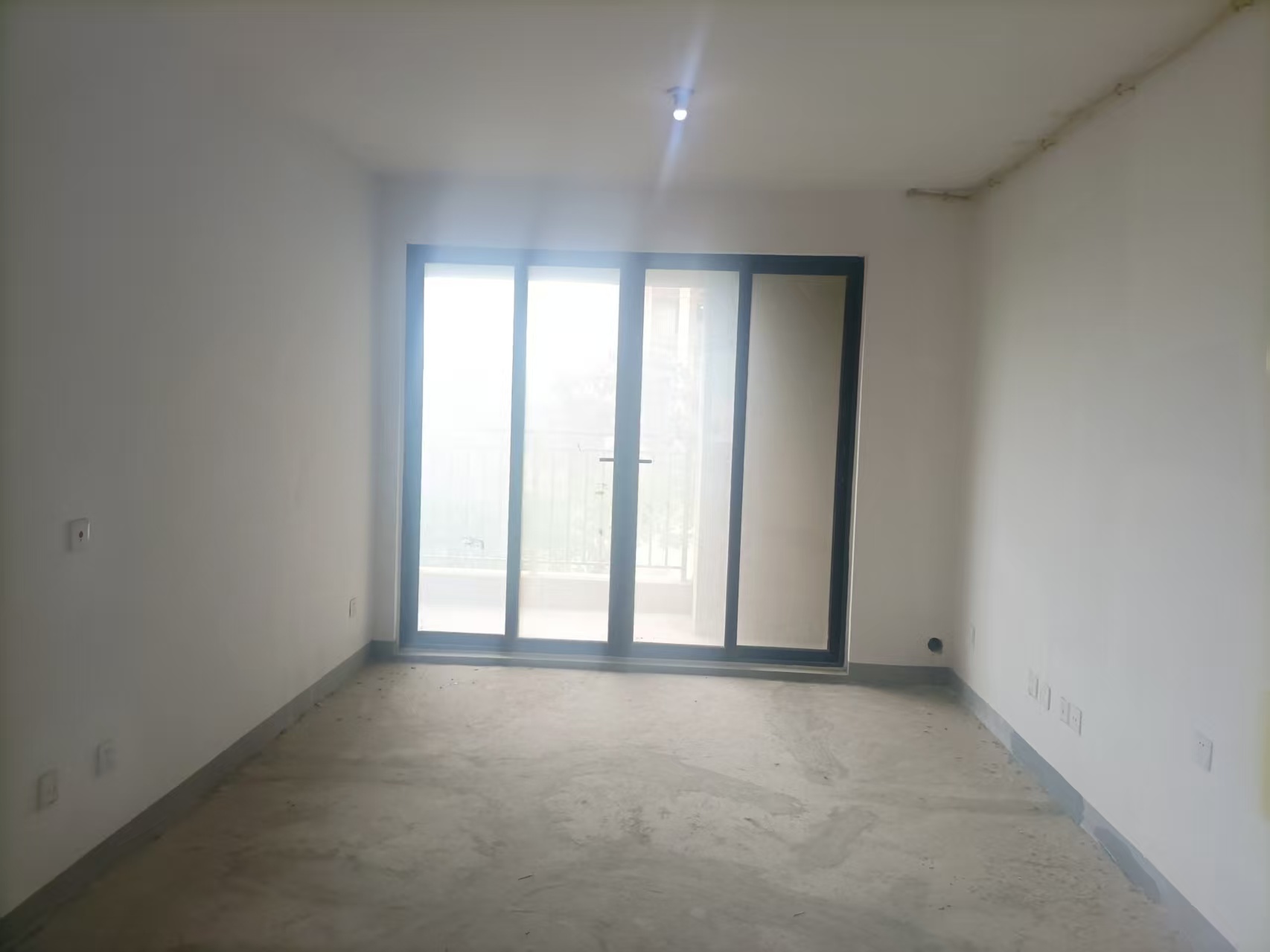 绿地新里城 3室2厅2卫 106.08m&sup2;
