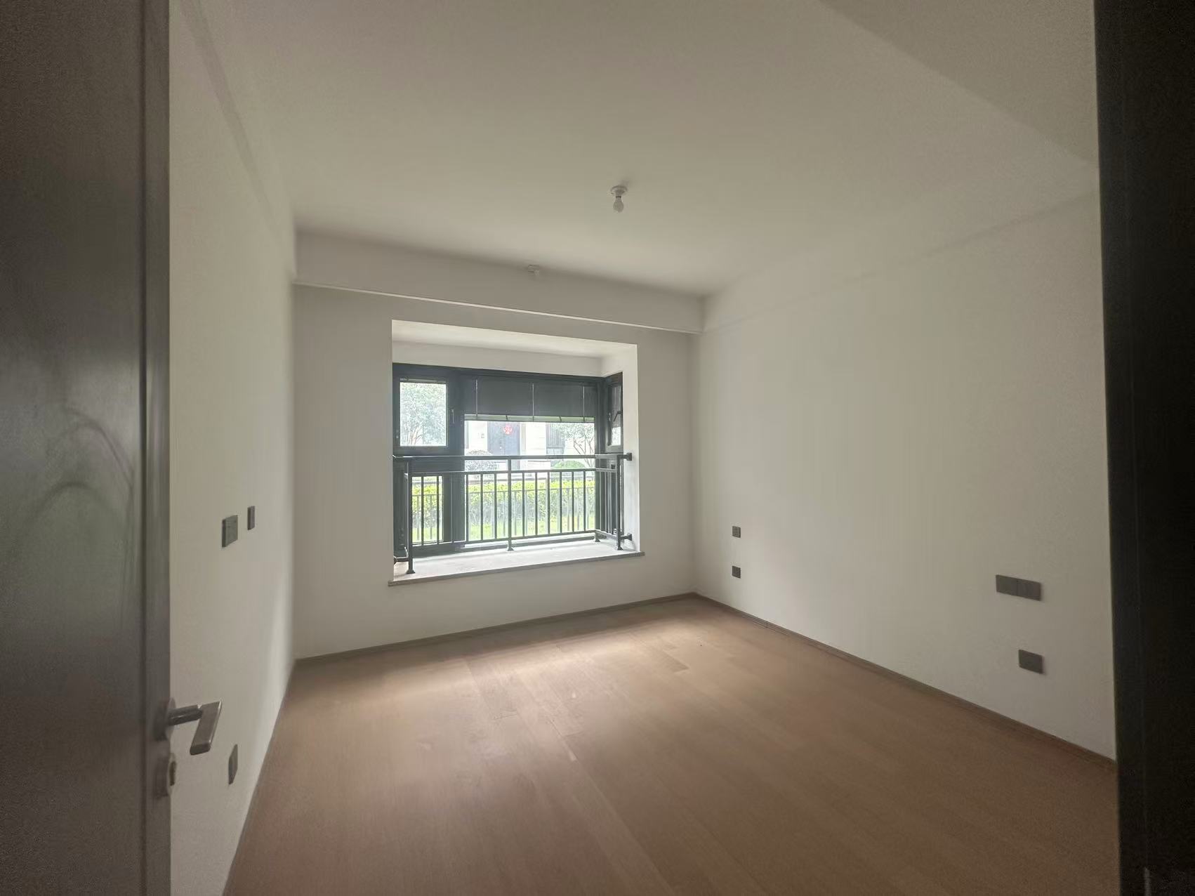春风南岸东园 4室2厅3卫 167m&sup2;