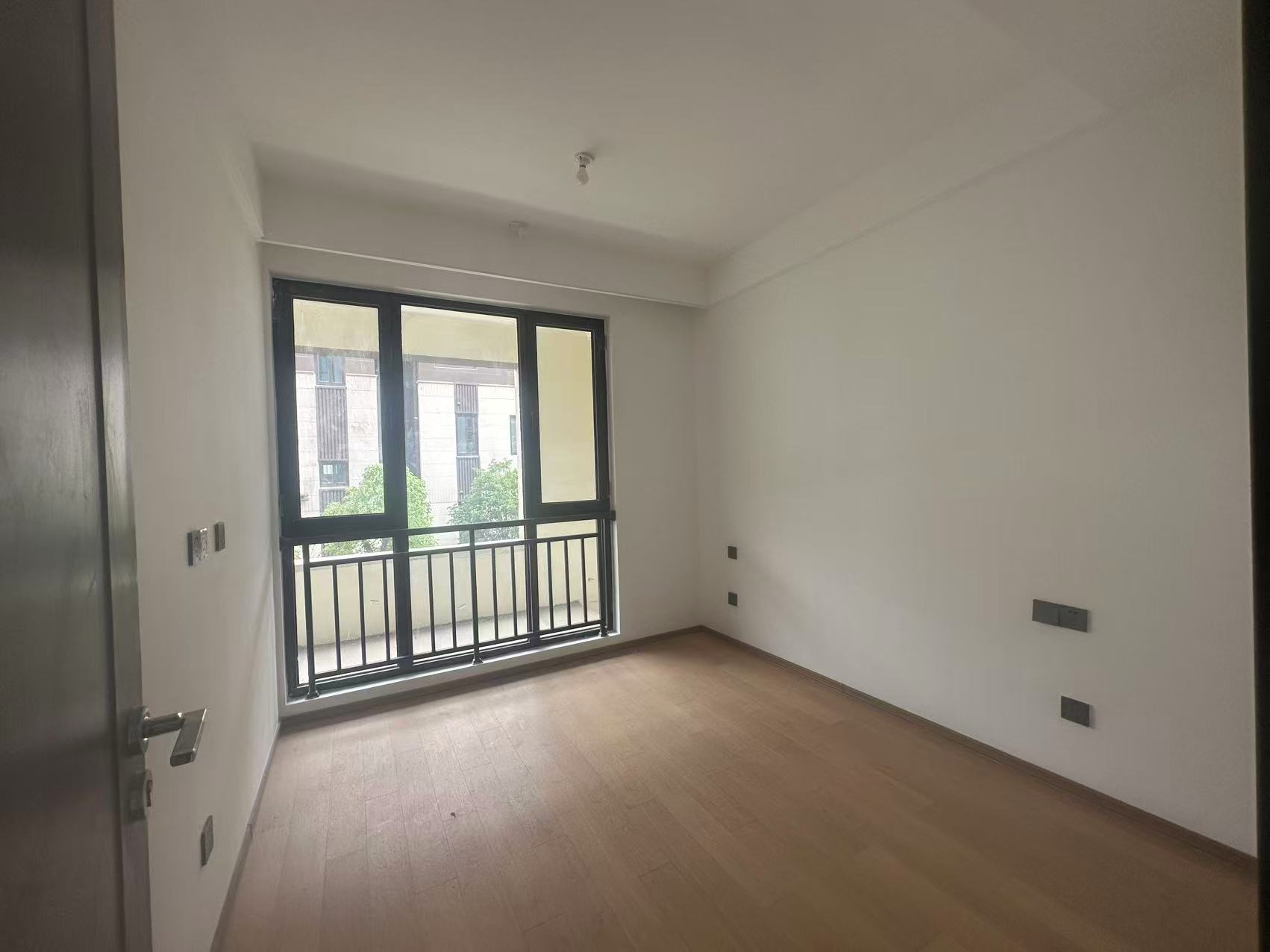 春风南岸东园 4室2厅3卫 167m&sup2;