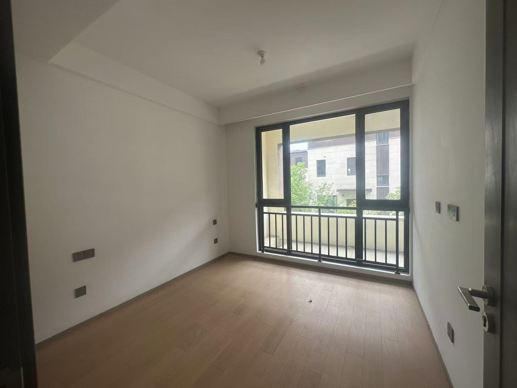 春风南岸东园 4室2厅3卫 167m&sup2;