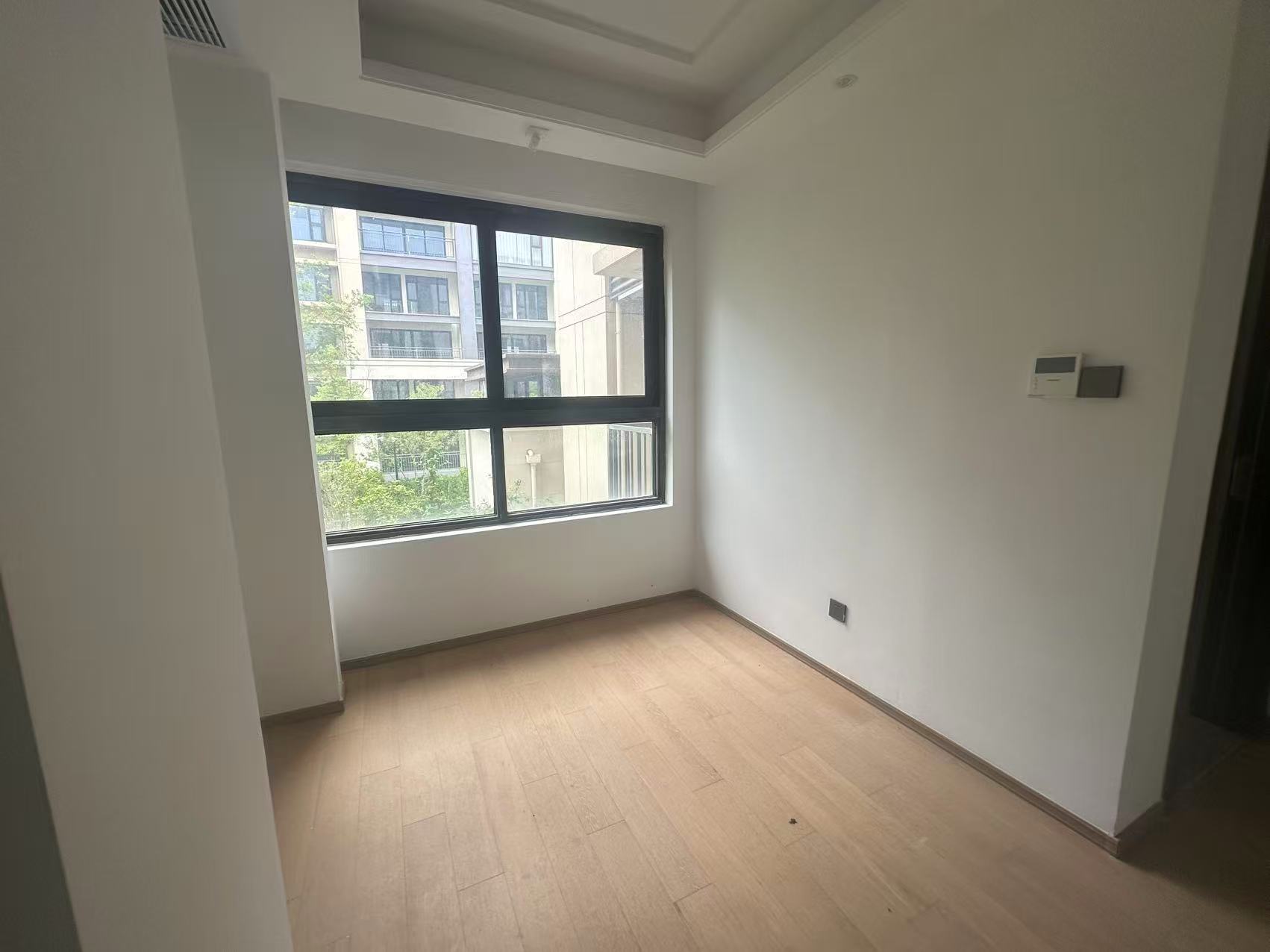 春风南岸东园 4室2厅3卫 167m&sup2;
