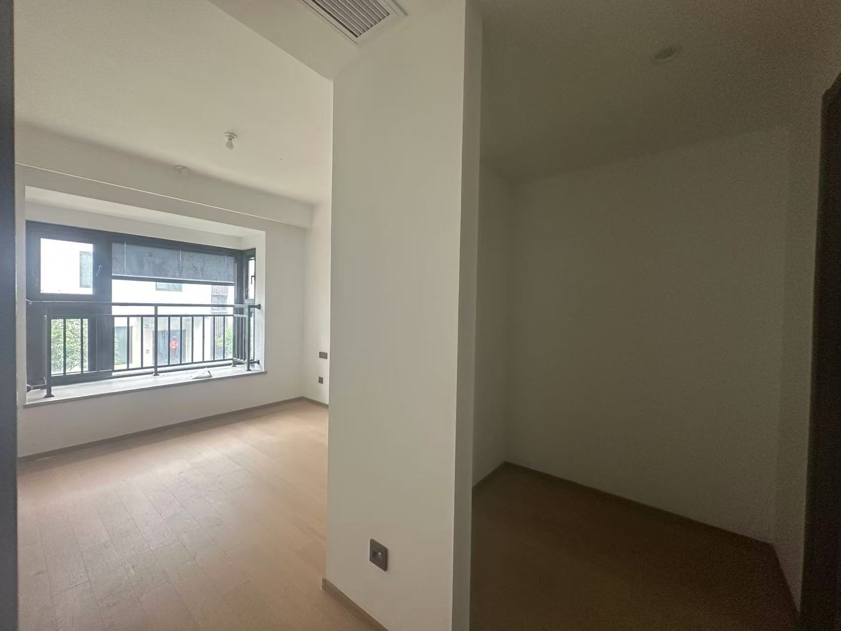 春风南岸东园 4室2厅3卫 167m&sup2;