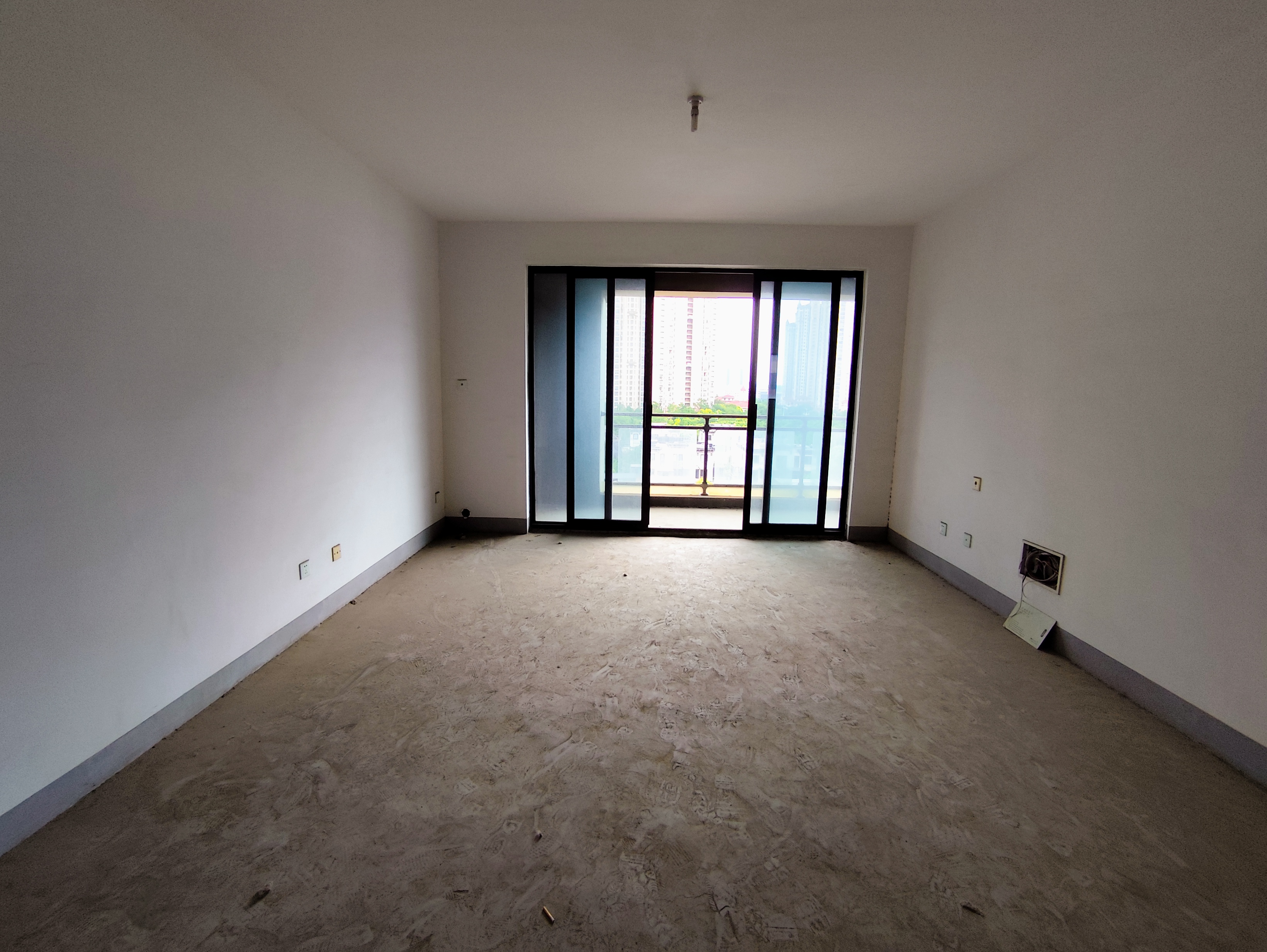 中海上林院 3室2厅2卫 140.49m²