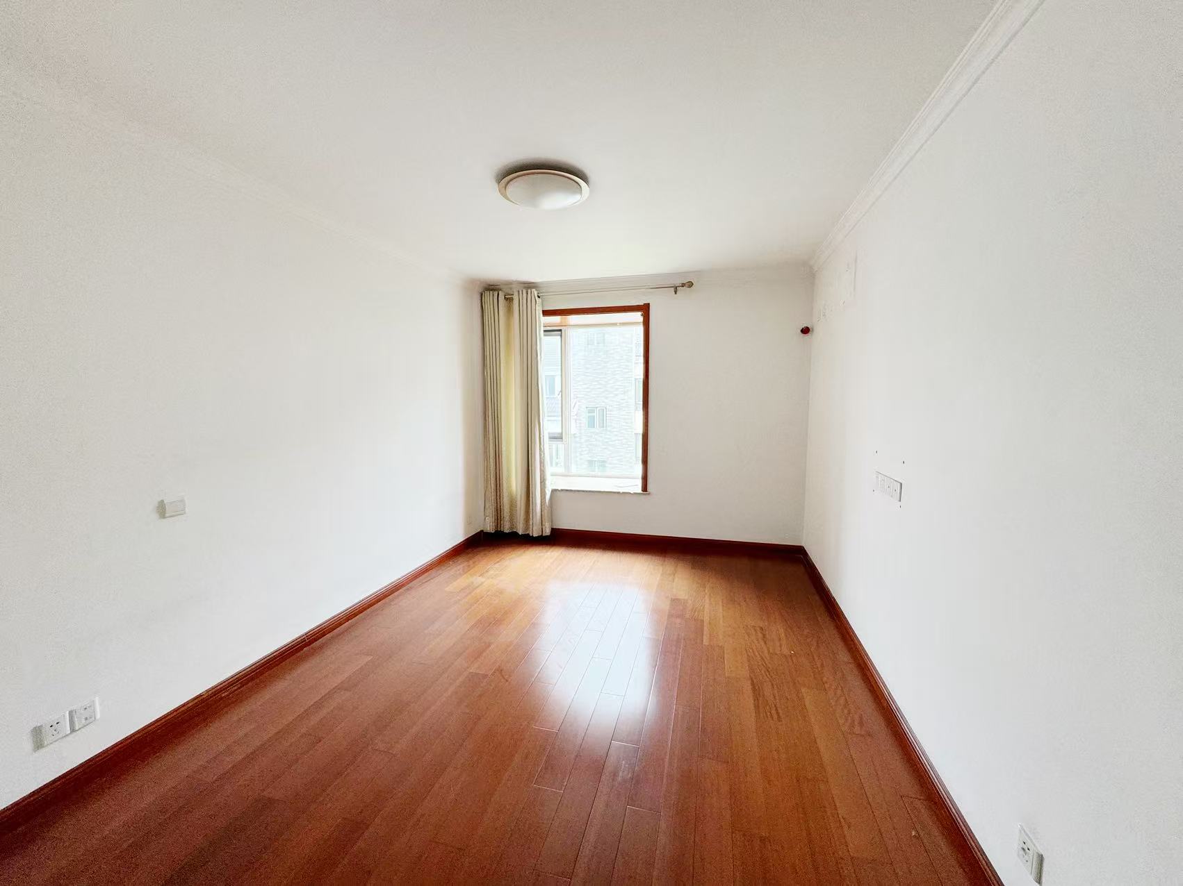 江海名苑南区 3室2厅2卫 146.73m&sup2;