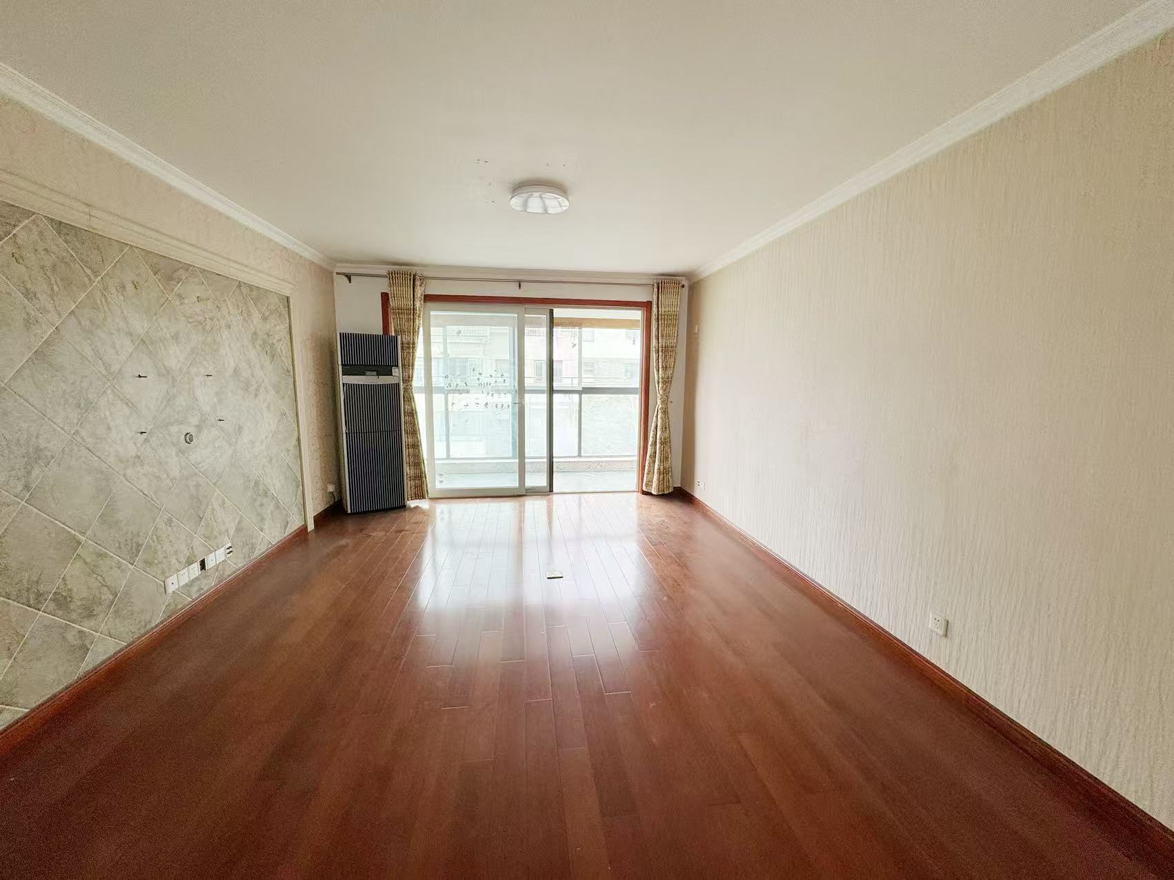 江海名苑南区 3室2厅2卫 146.73m²
