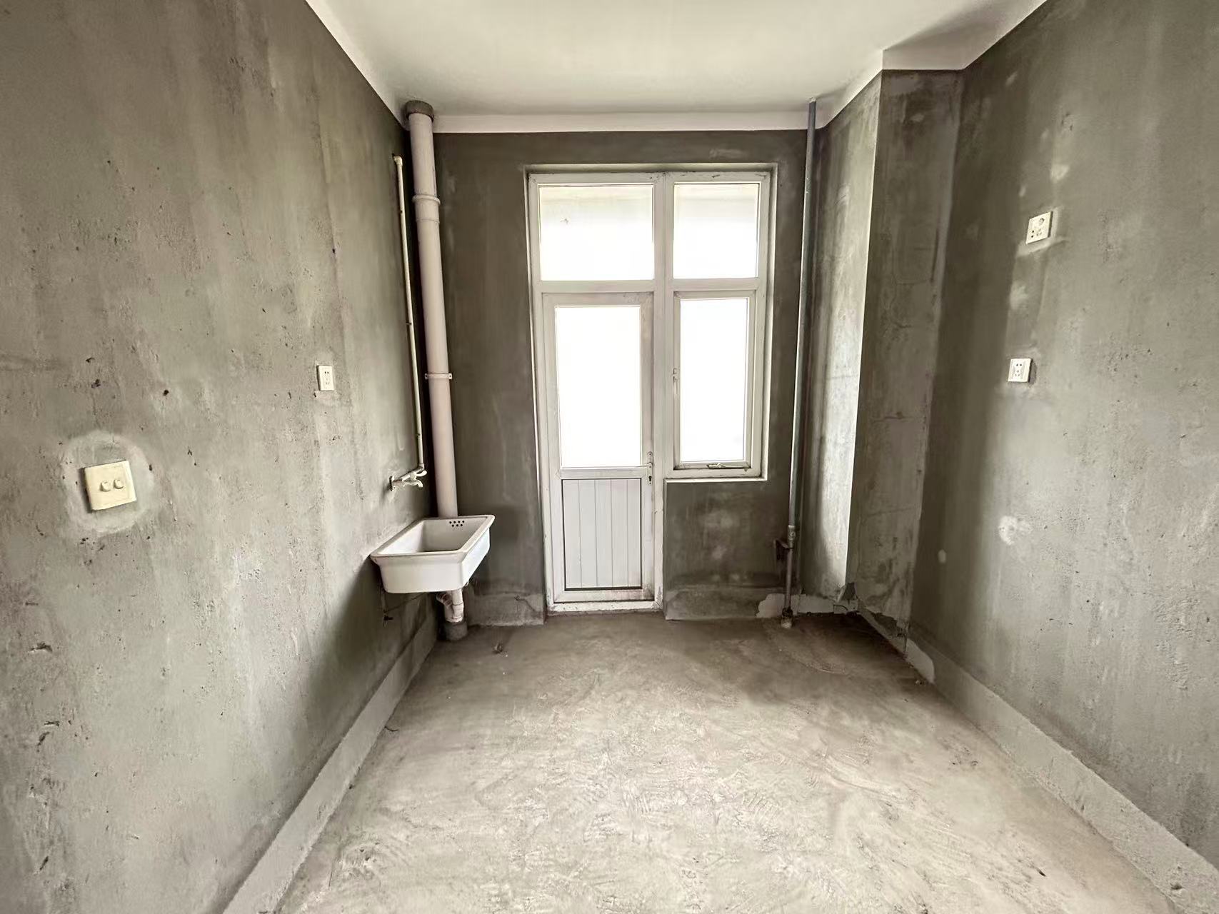 金桥花园 3室2厅1卫 108m&sup2;
