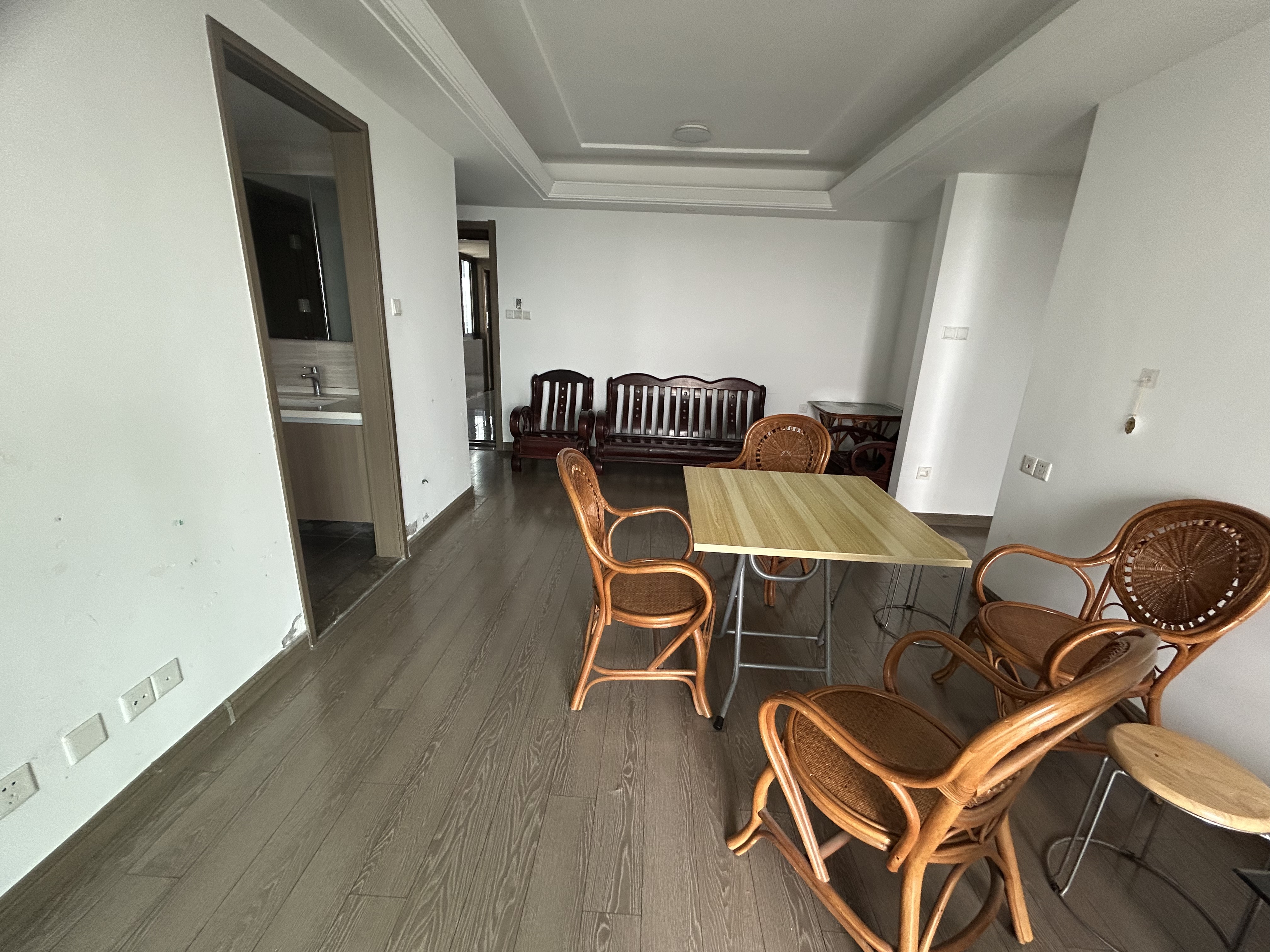 华强国际公馆 3室2厅1卫 102m&sup2;