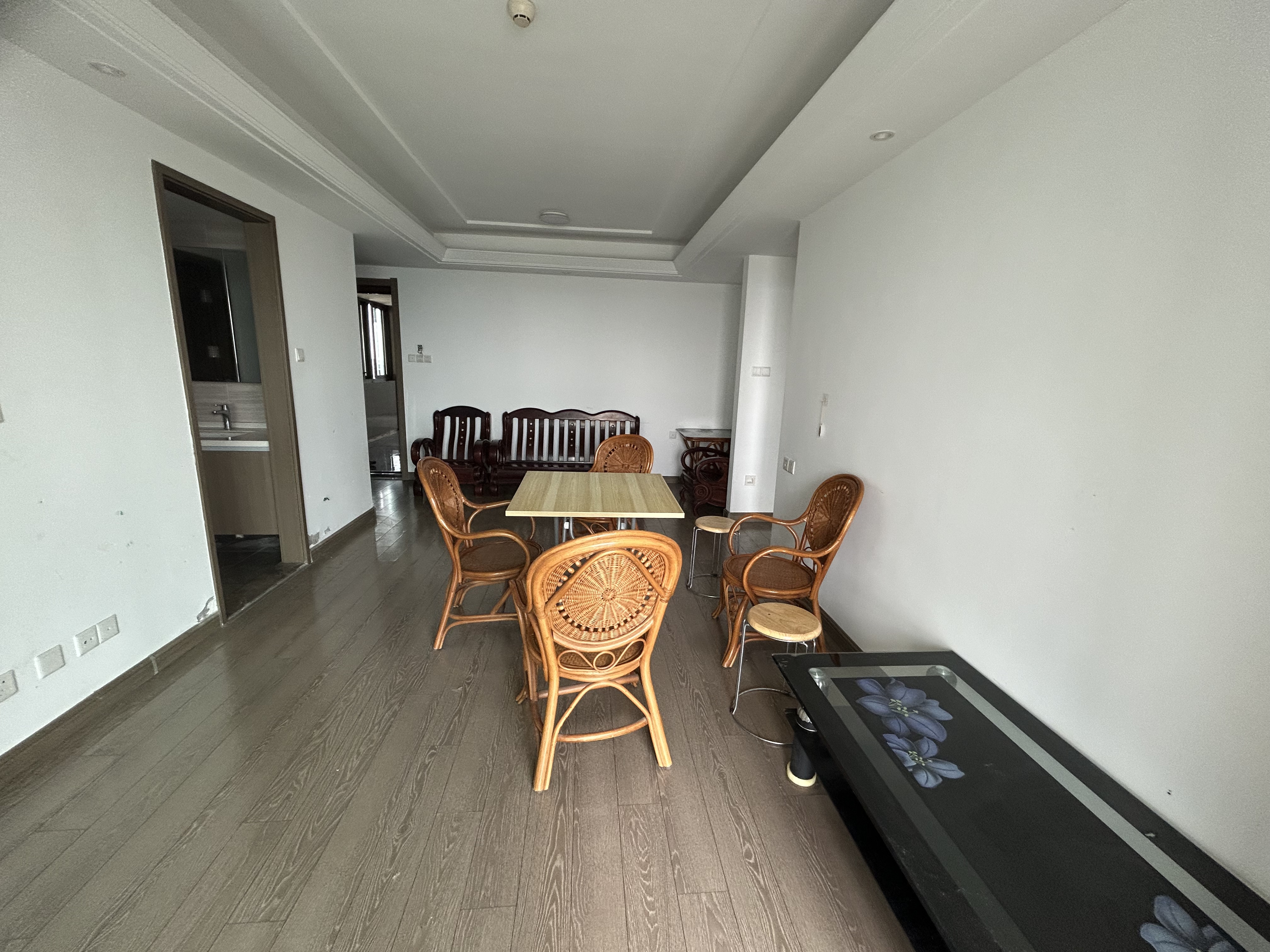 华强国际公馆 3室2厅1卫 102m&sup2;
