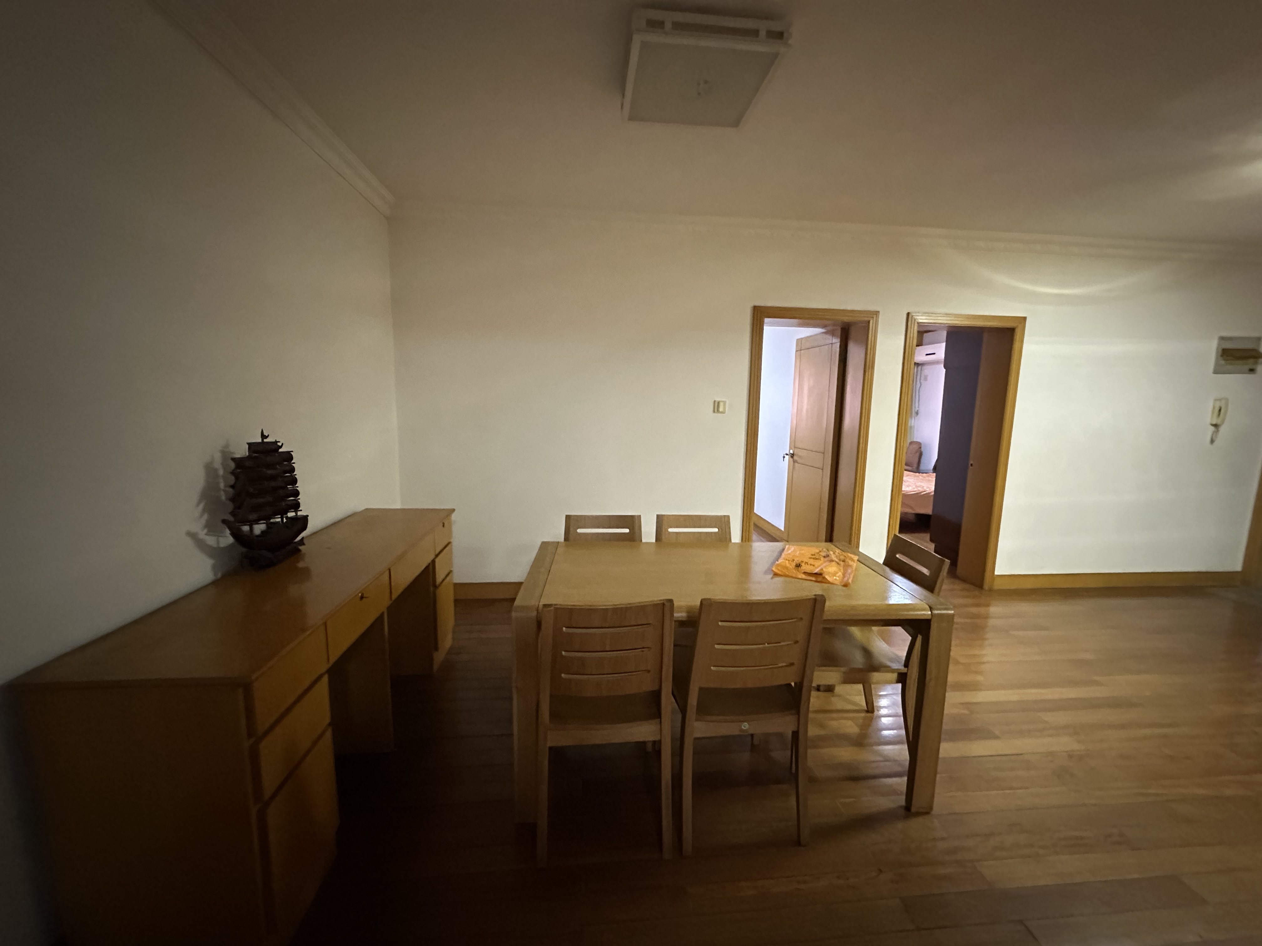 健康公寓 3室2厅1卫 122.8m²