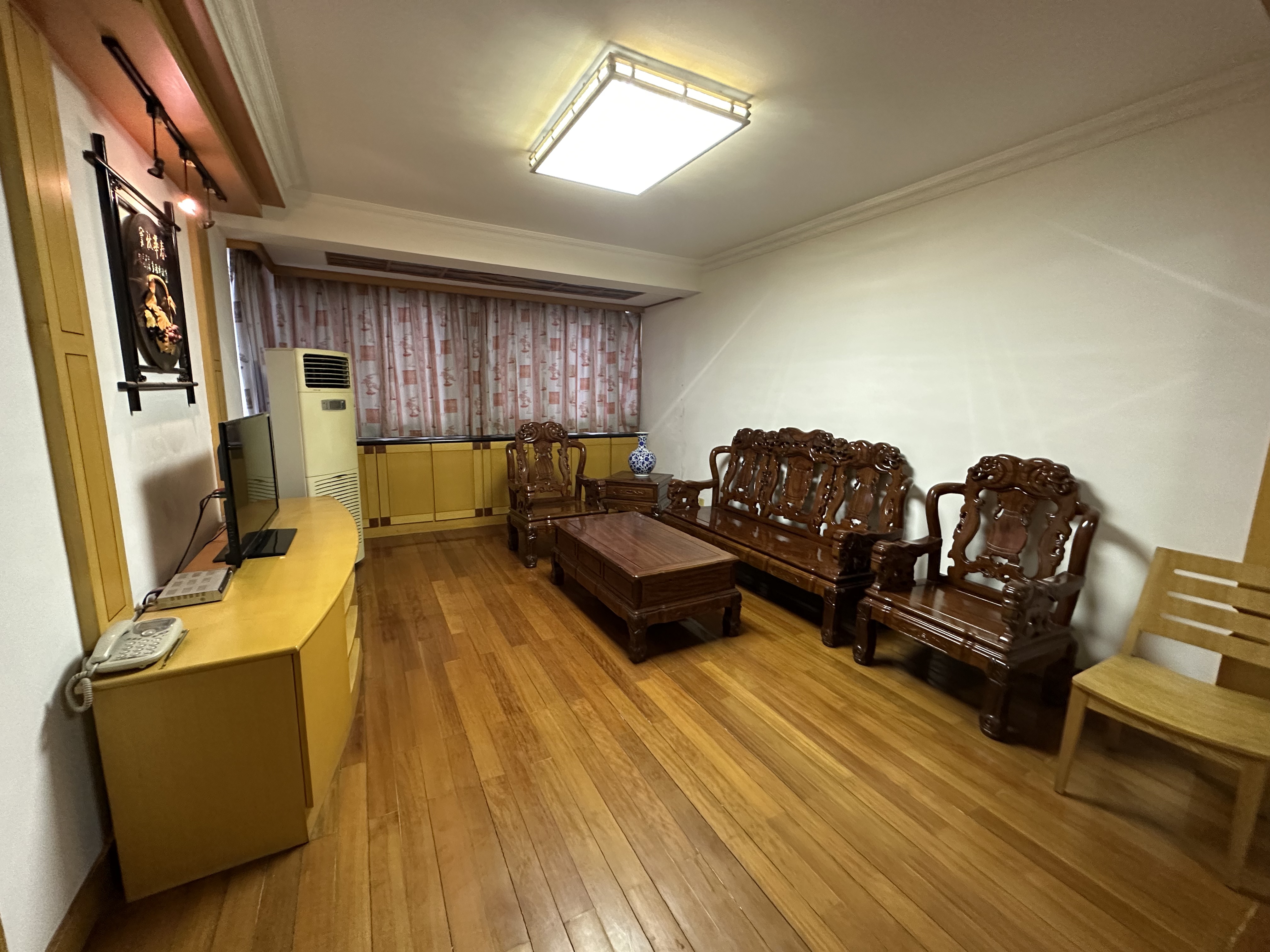 健康公寓 3室2厅1卫 122.8m&sup2;