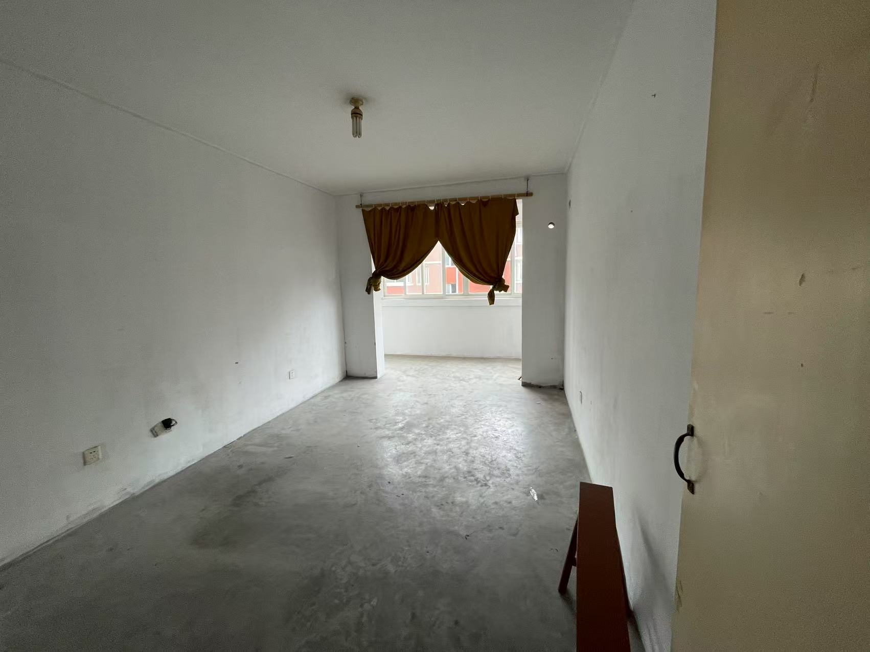 秦灶新村南区 3室1厅1卫 135.00m&sup2;