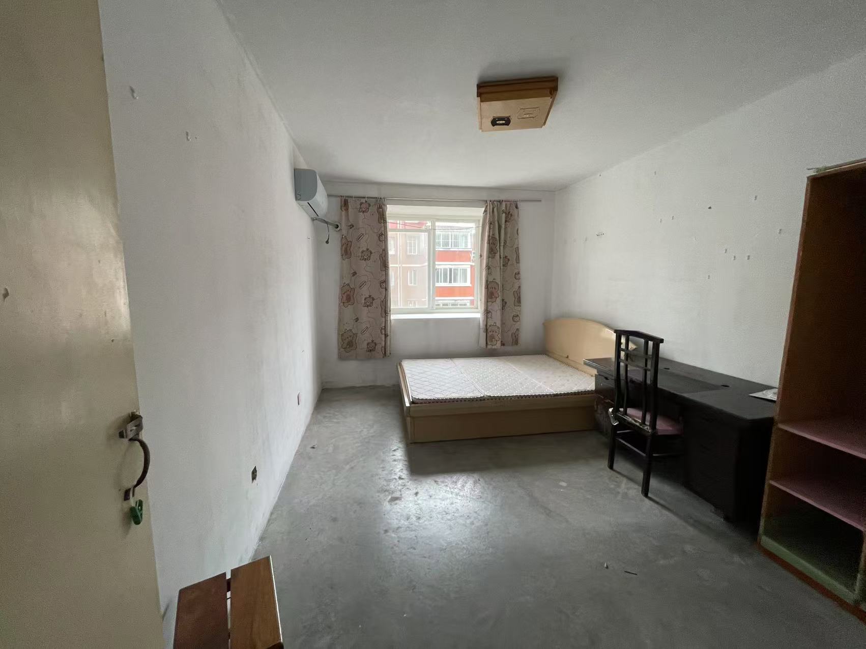 秦灶新村南区 3室1厅1卫 135.00m&sup2;