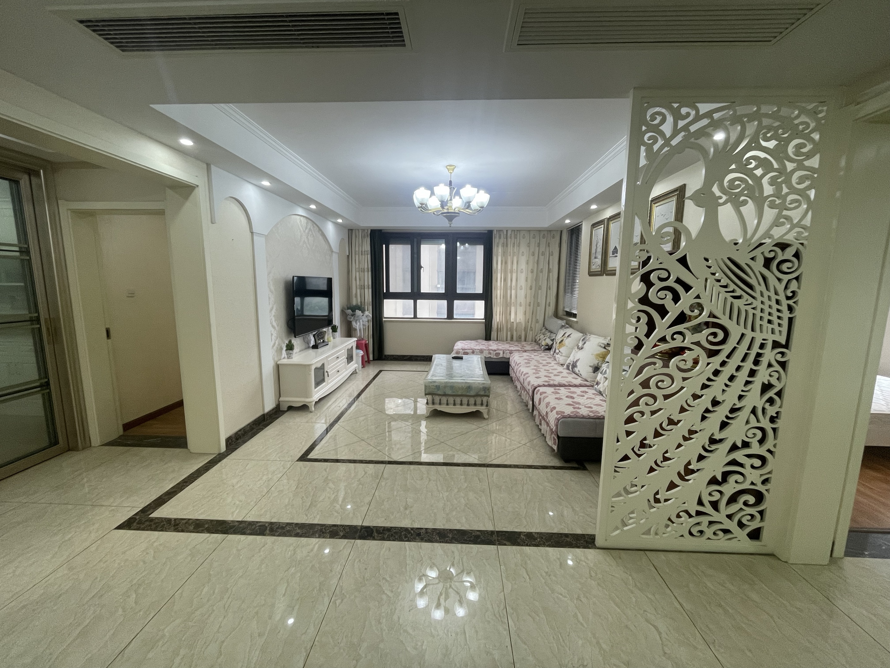 盛和花半里 3室2厅2卫 142.1m²