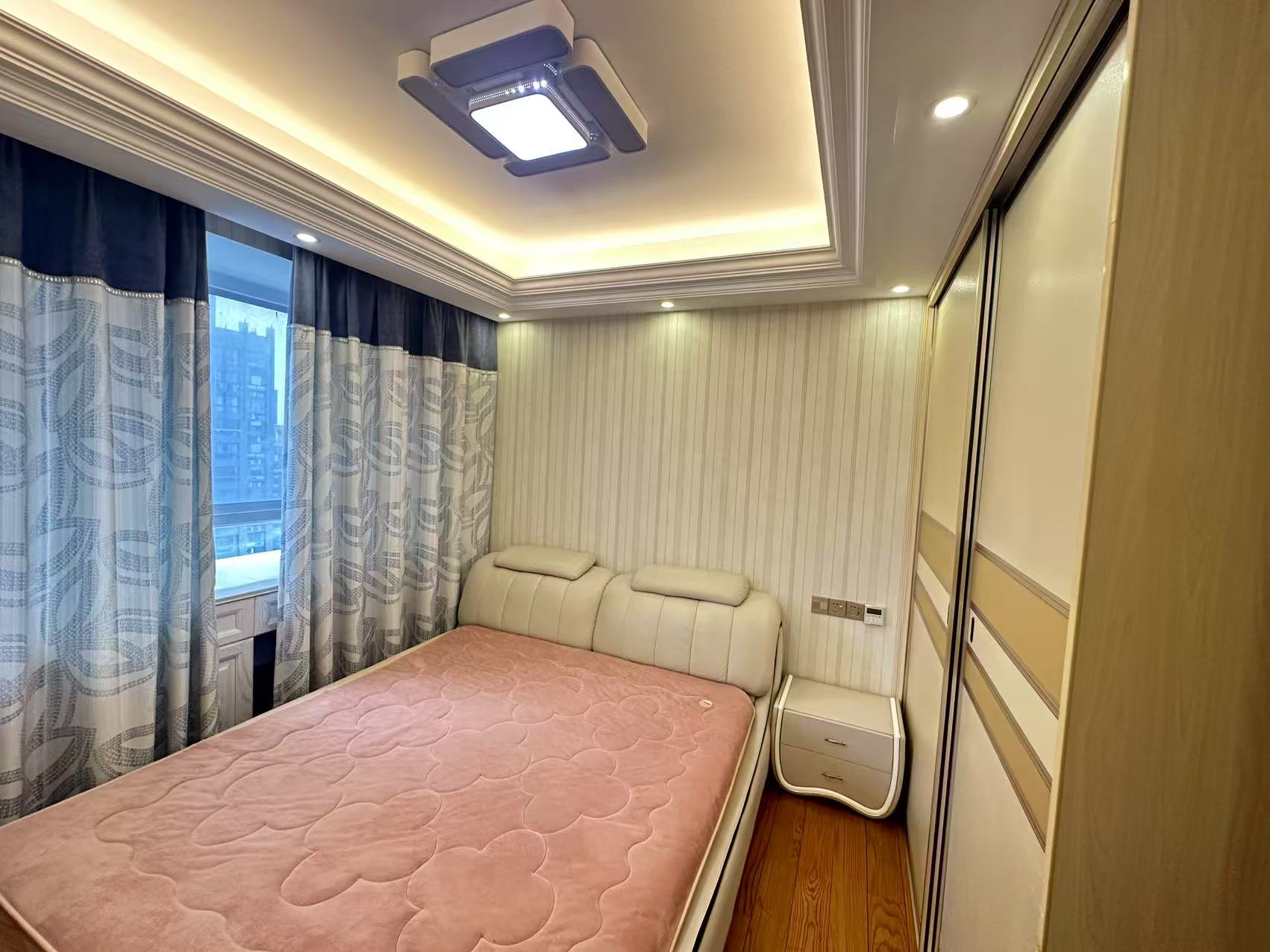 桂花小镇 3室2厅1卫 122m&sup2;