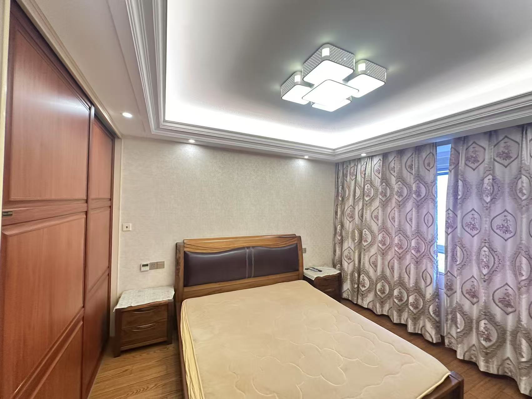 桂花小镇 3室2厅1卫 122m&sup2;