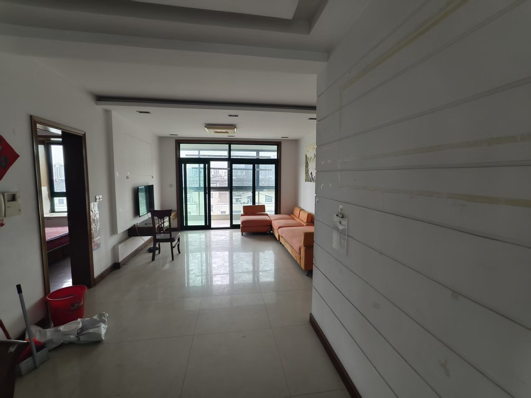 江海皇都私家花园 3室2厅2卫 139m&sup2;