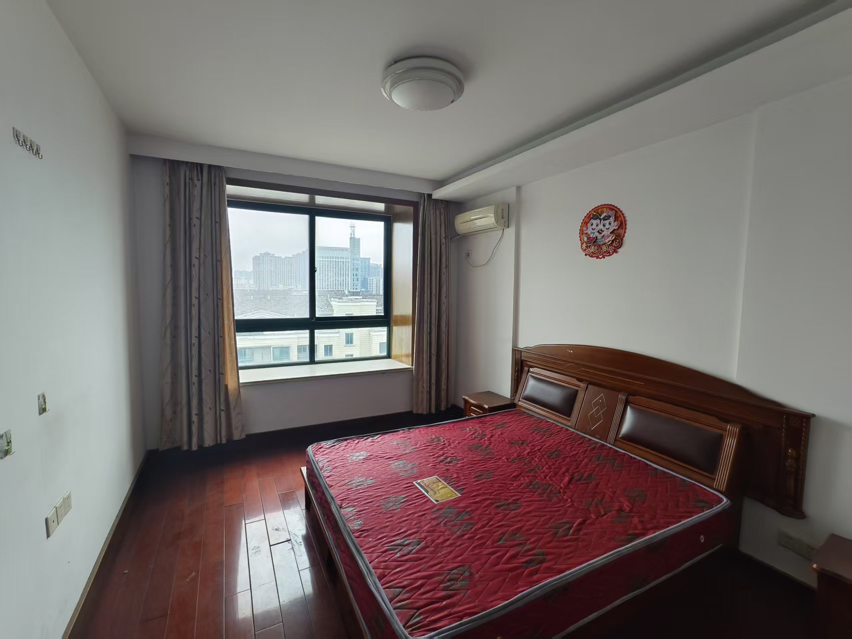 江海皇都私家花园 3室2厅2卫 139m&sup2;