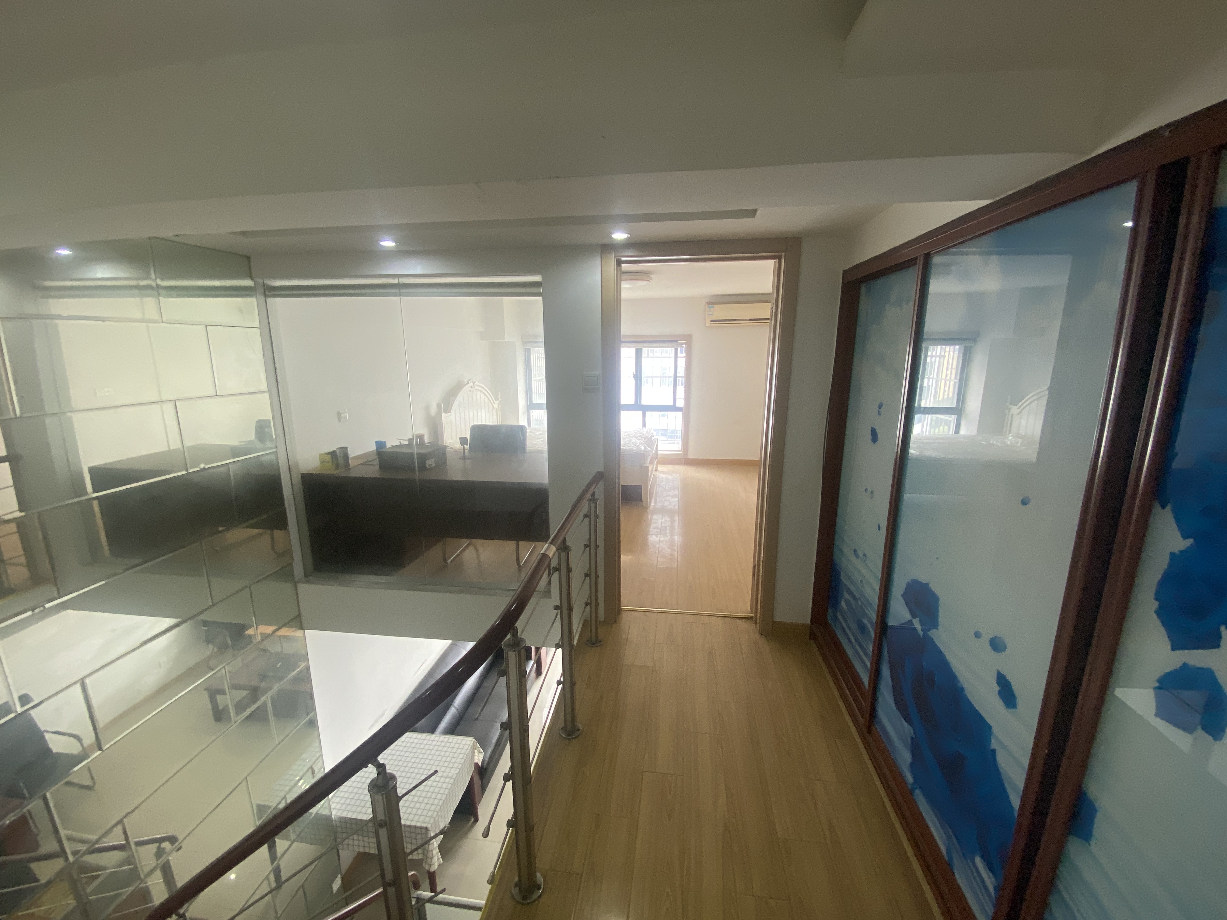 鸿运大厦 2室1厅1卫 64m&sup2;