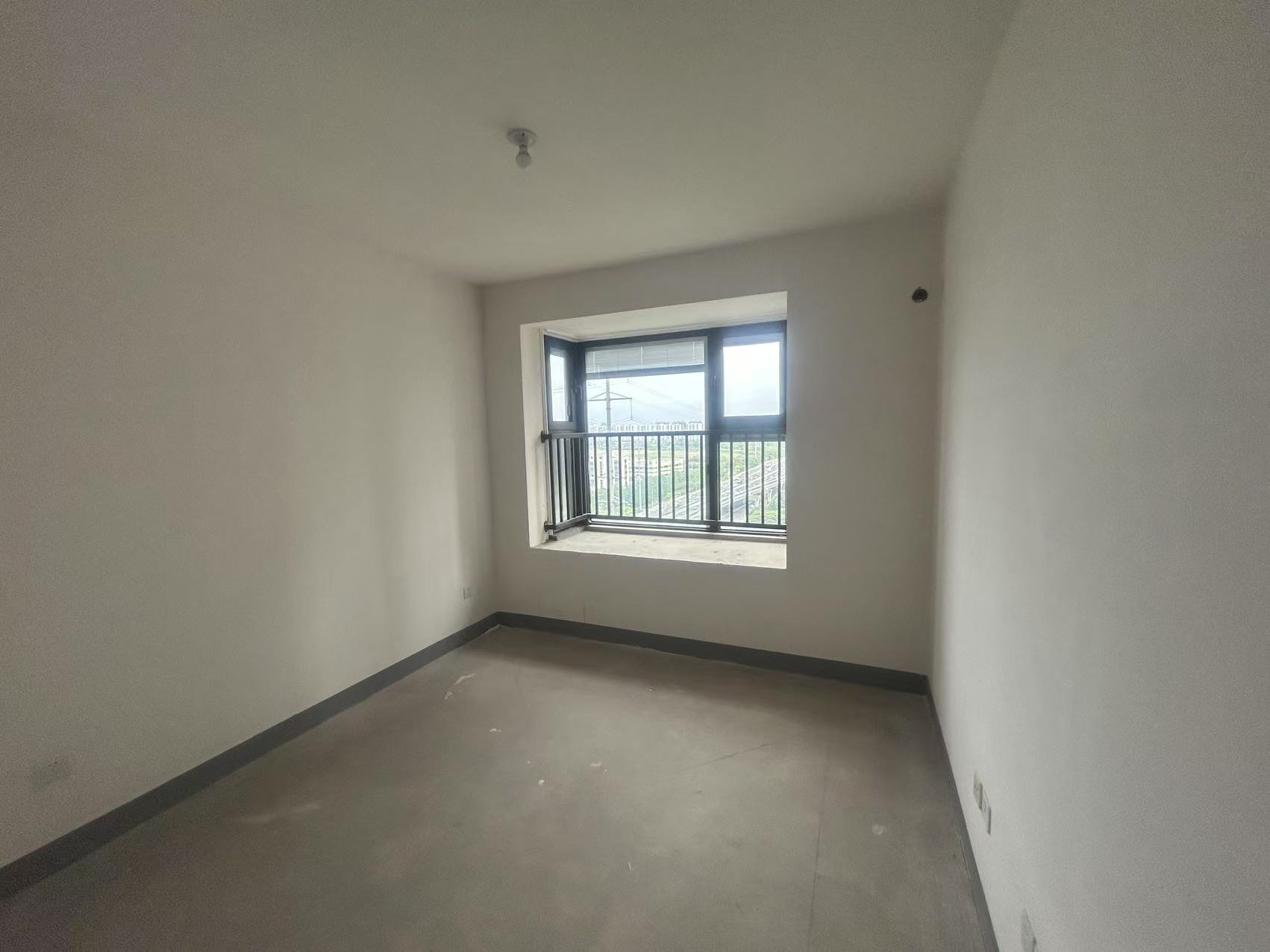 绿地新里城 3室2厅2卫 106.78m&sup2;