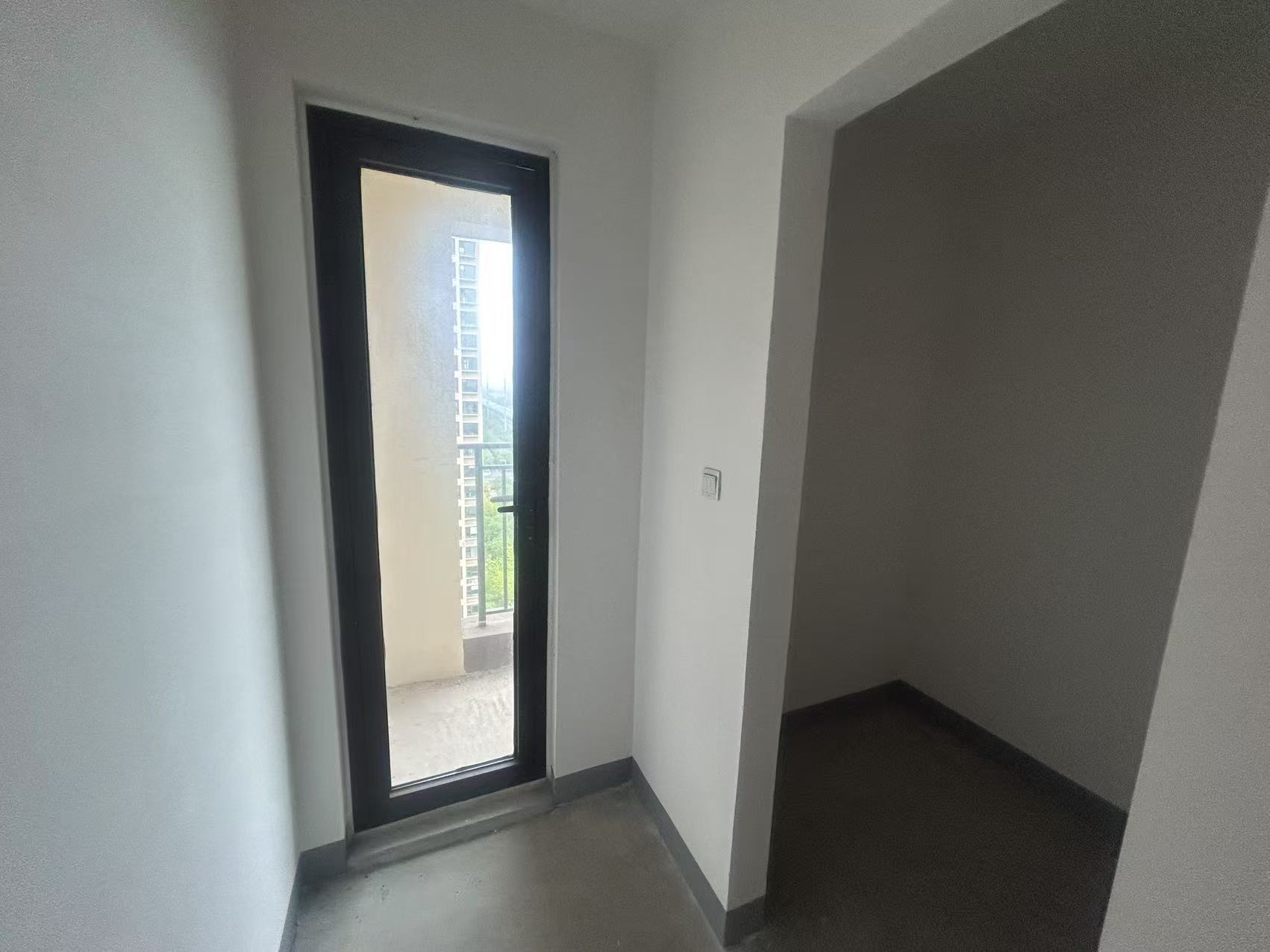 绿地新里城 3室2厅2卫 106.78m&sup2;
