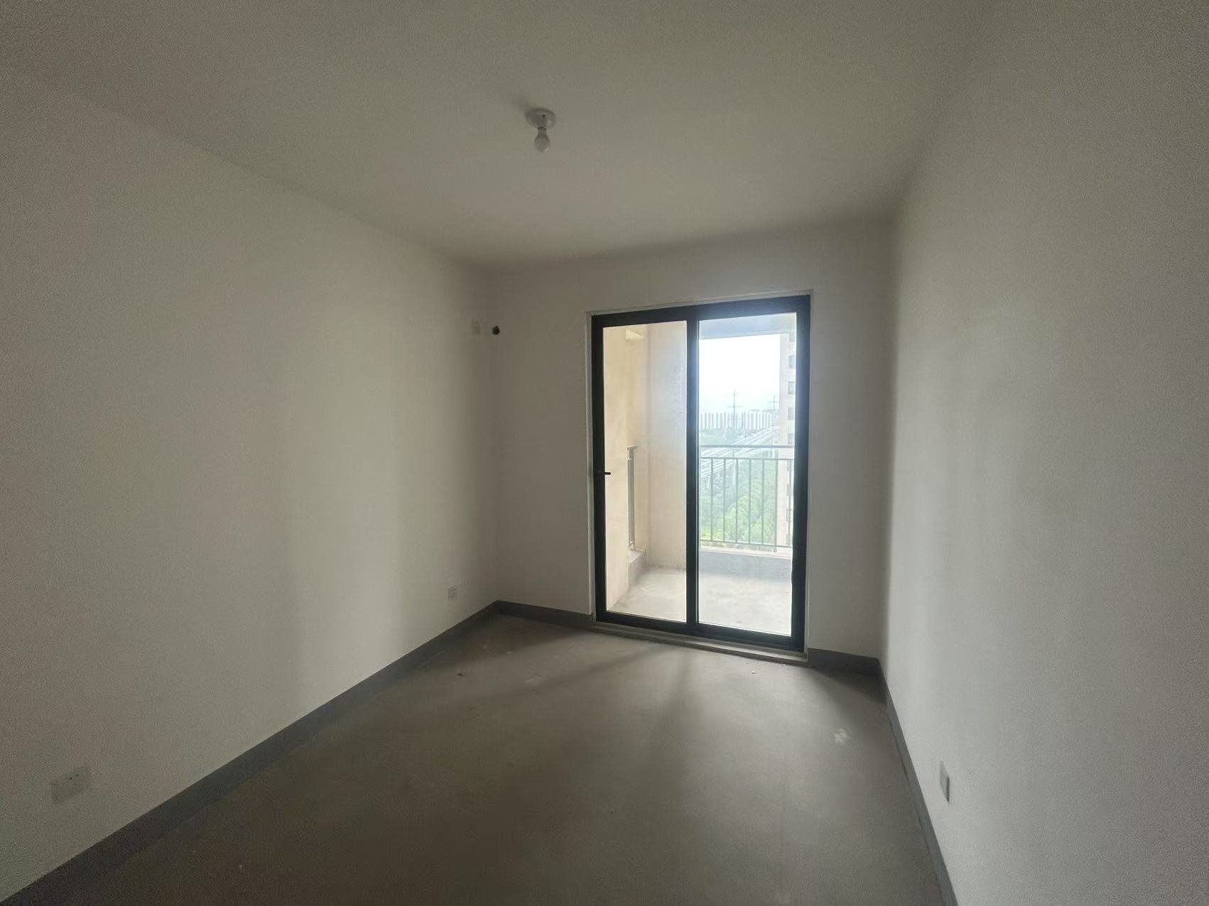 绿地新里城 3室2厅2卫 106.78m&sup2;
