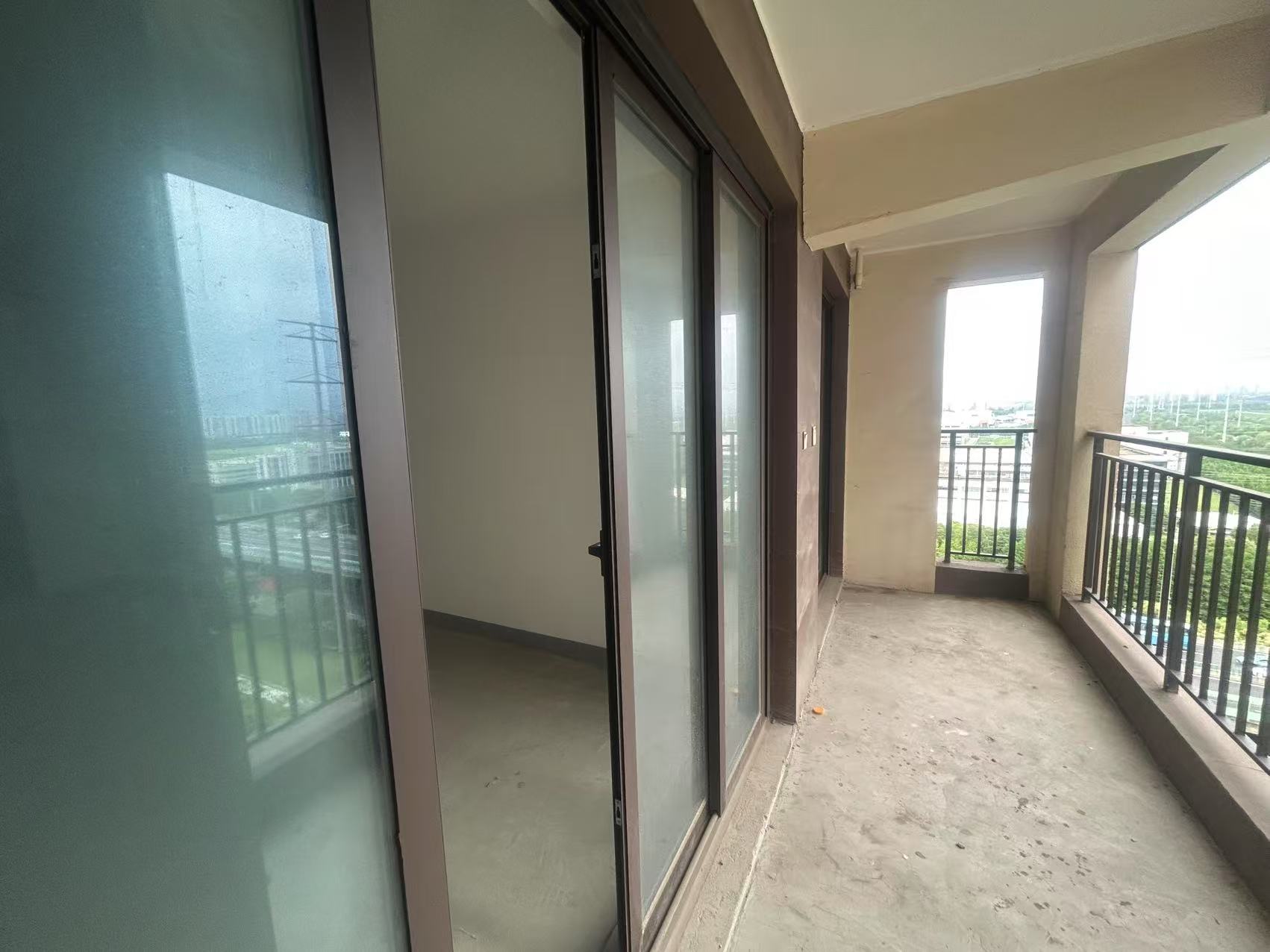 绿地新里城 3室2厅2卫 106.78m&sup2;