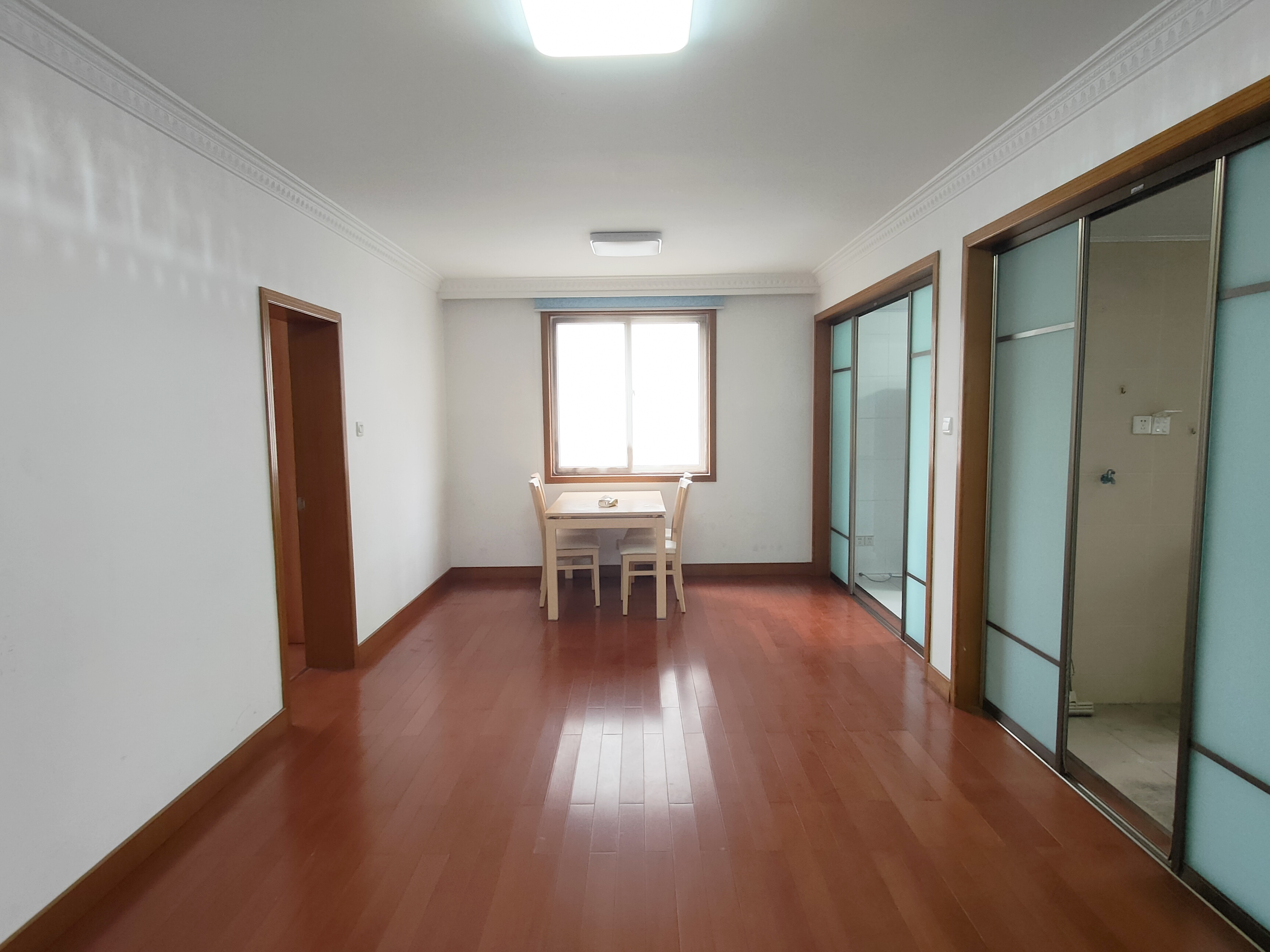 德民花苑 3室2厅2卫 130m&sup2;