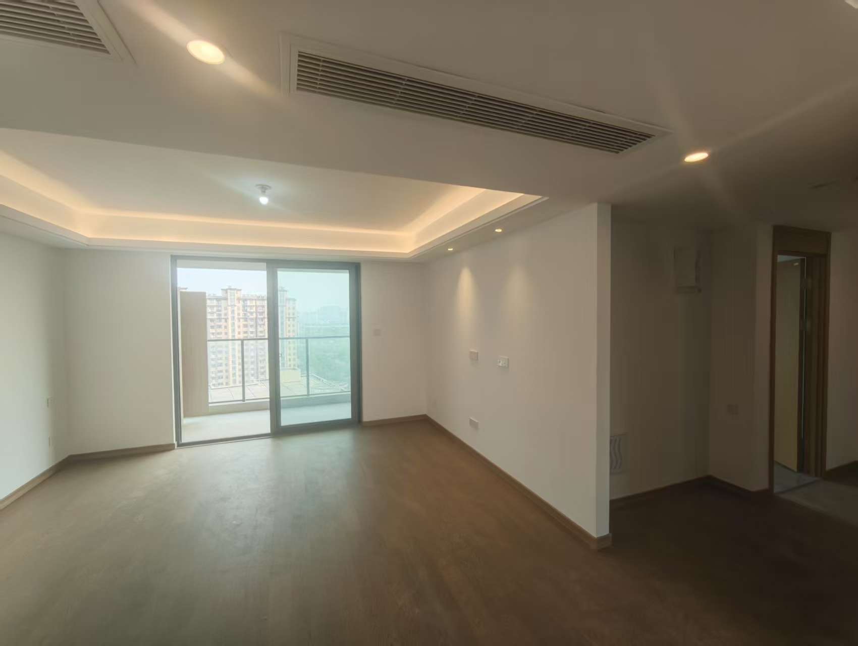 海纳春江 4室2厅2卫 142m²