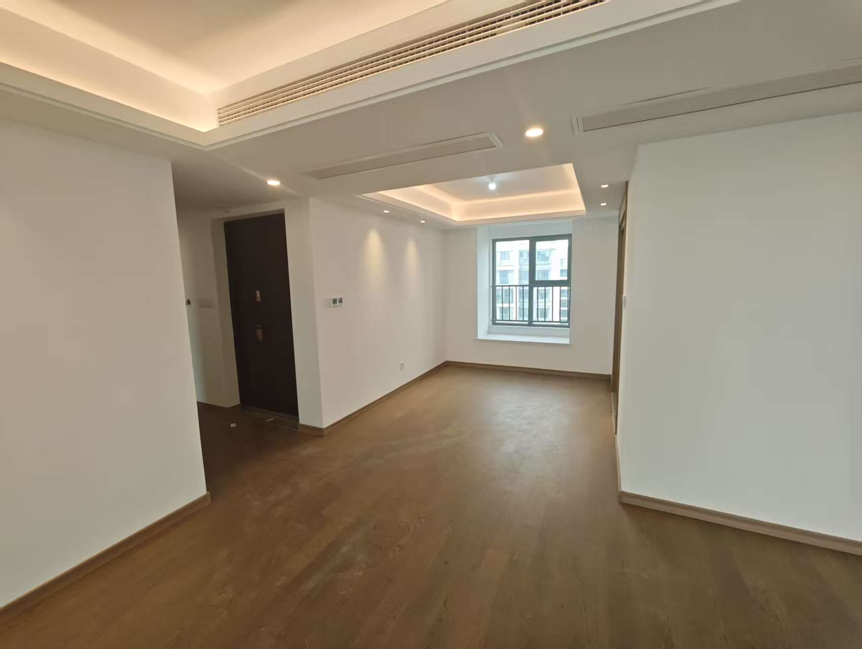 海纳春江 4室2厅2卫 142m&sup2;