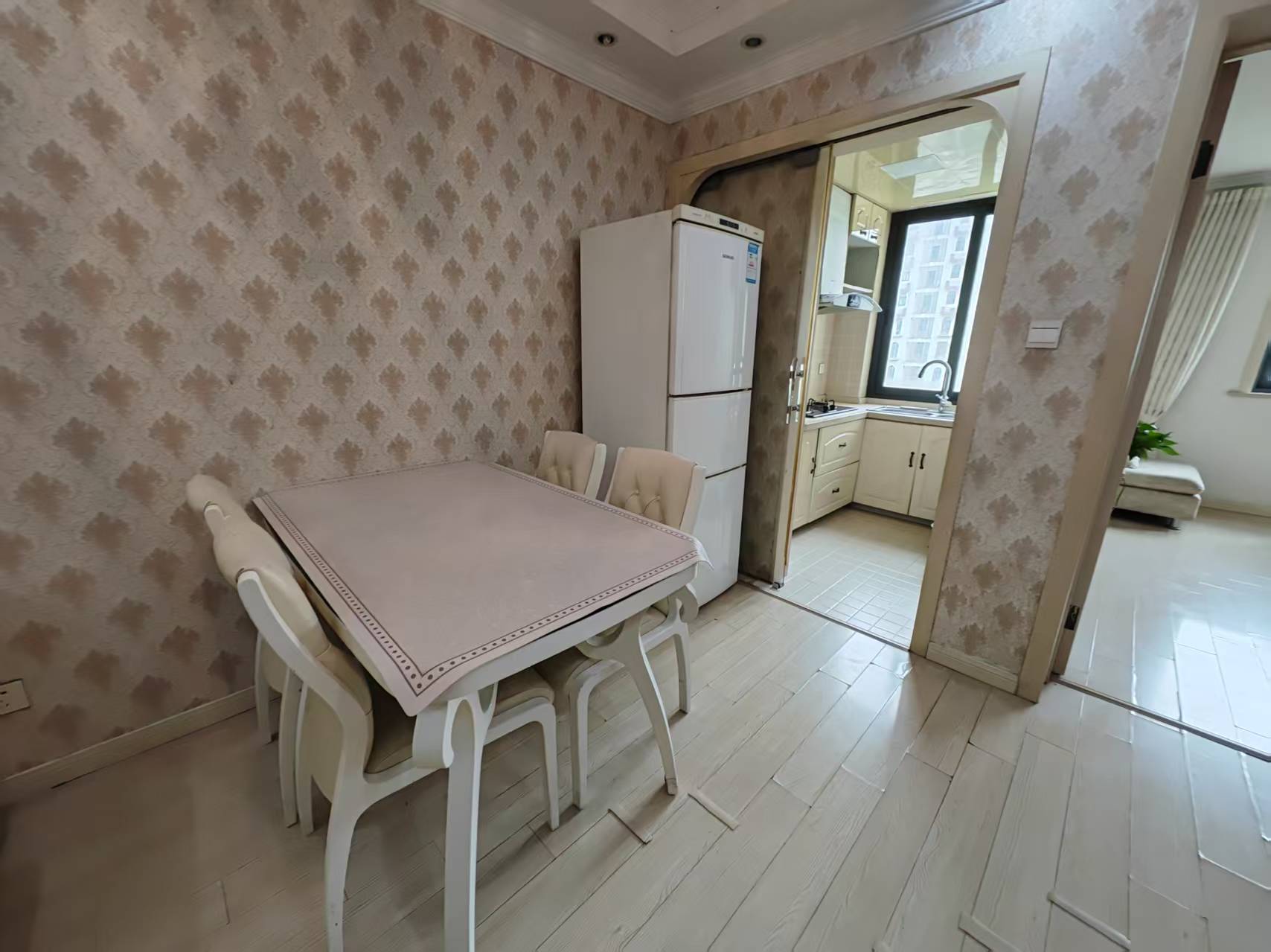 高迪晶城 2室1厅1卫 67m&sup2;
