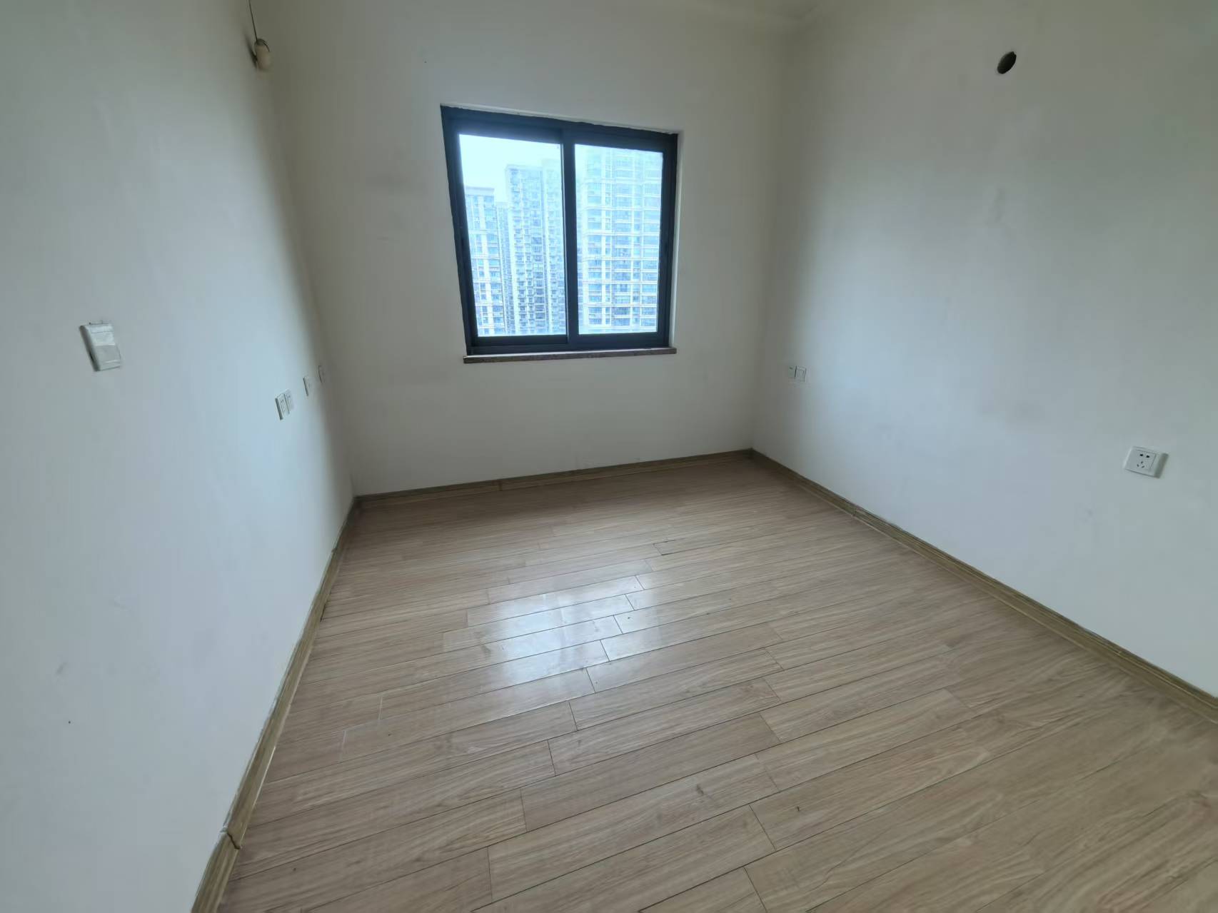 碧桂园天玺湾南区 4室2厅2卫 140m&sup2;