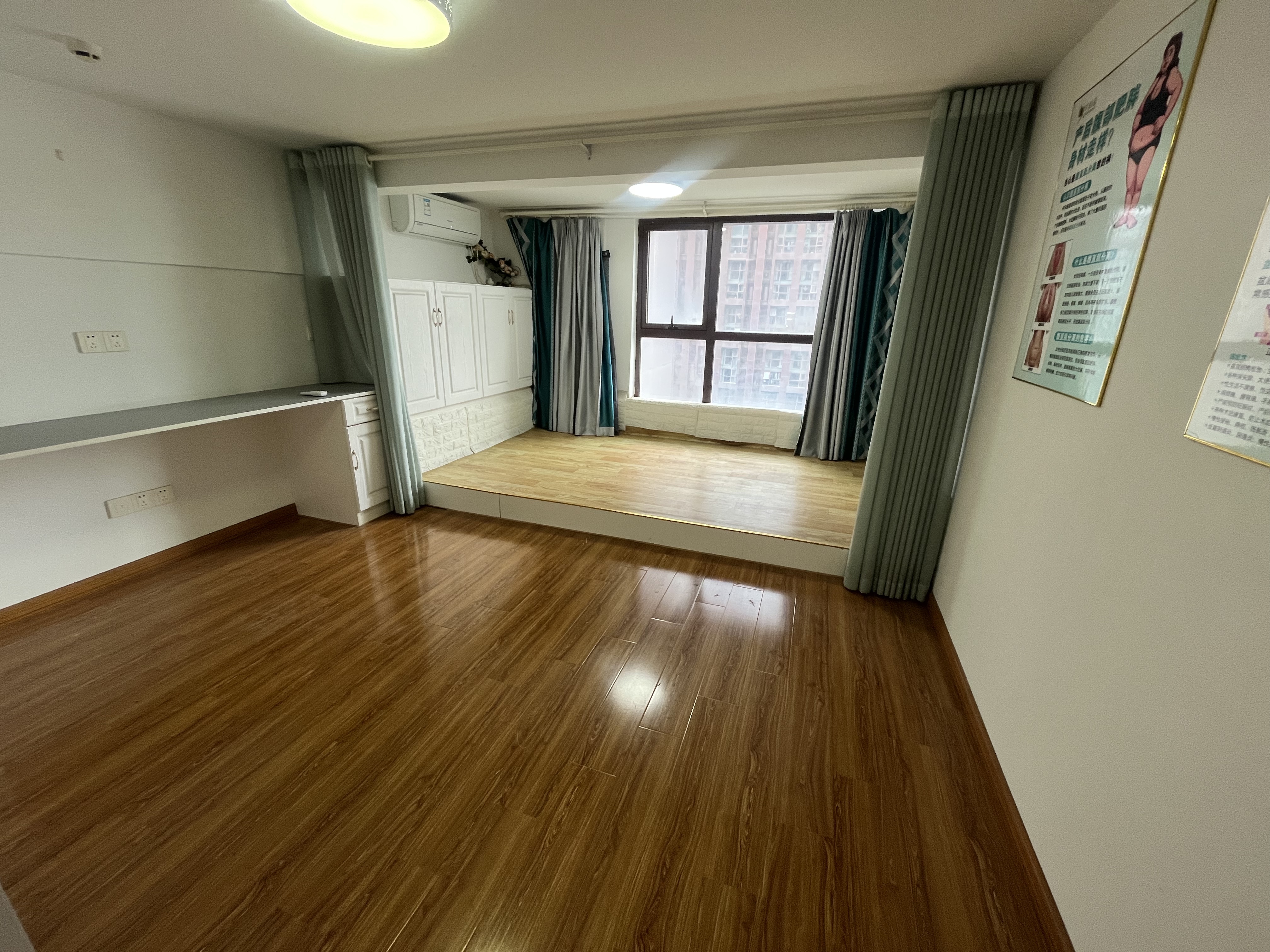 恒隆国际 2室1厅2卫 69.00m&sup2;