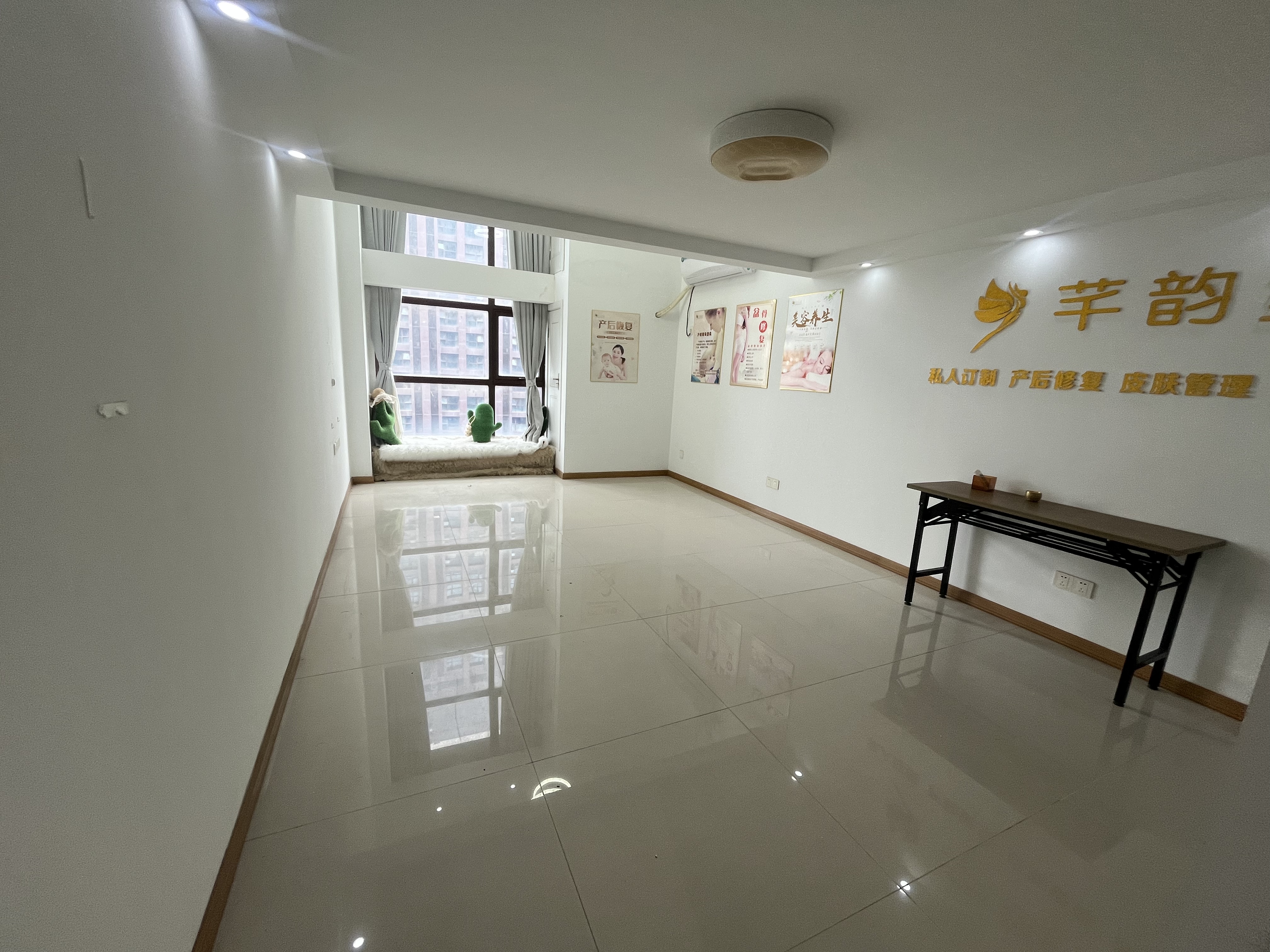 恒隆国际 2室1厅2卫 69.00m&sup2;