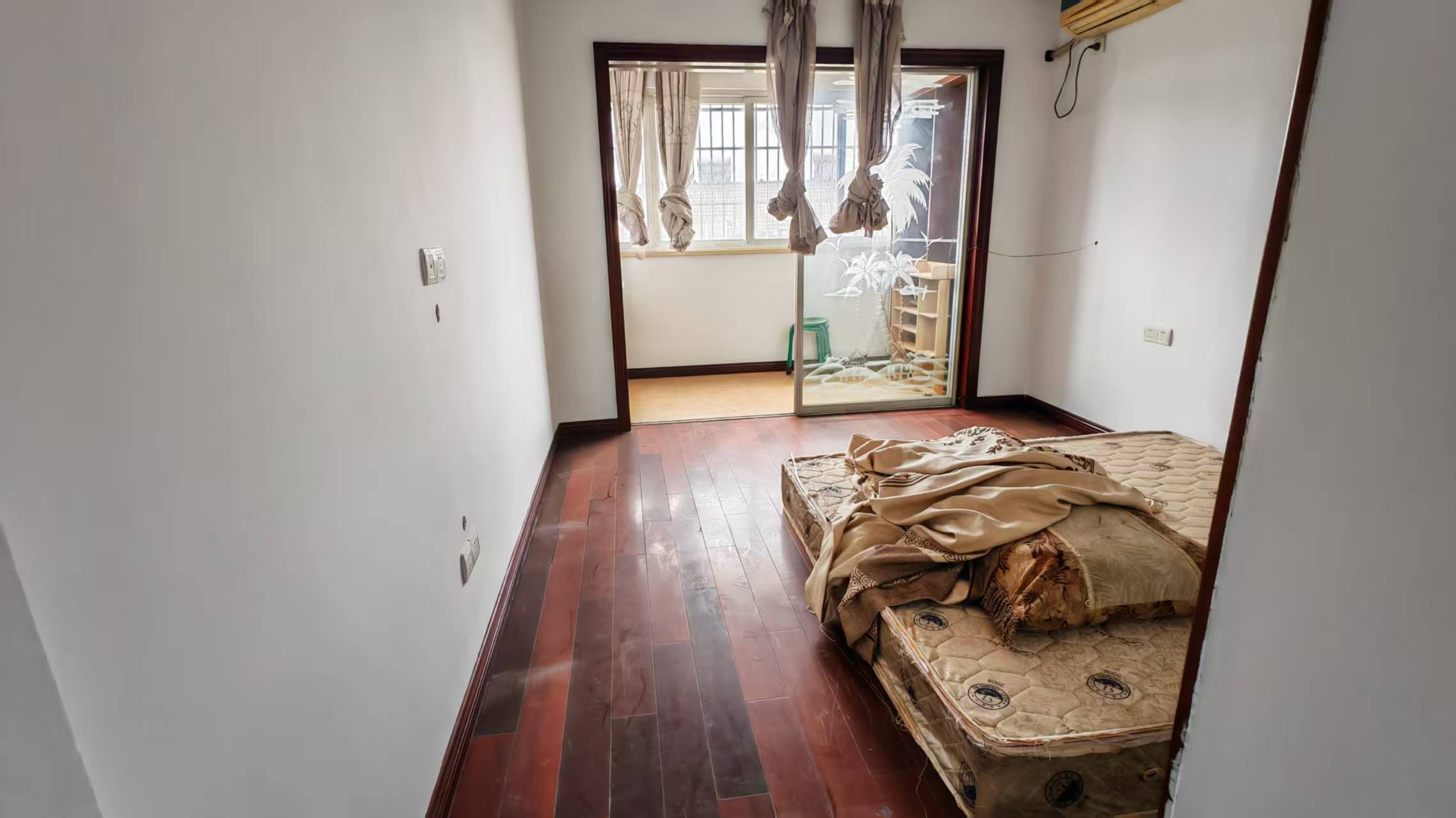 城港花苑 3室1厅1卫 144m&sup2;