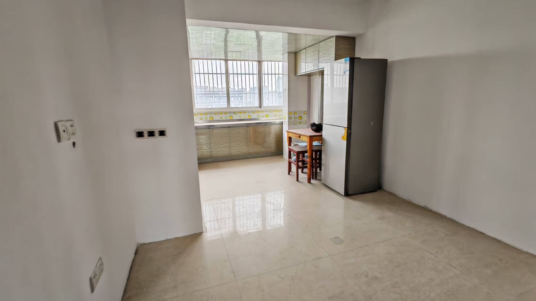 城港花苑 3室1厅1卫 144m&sup2;