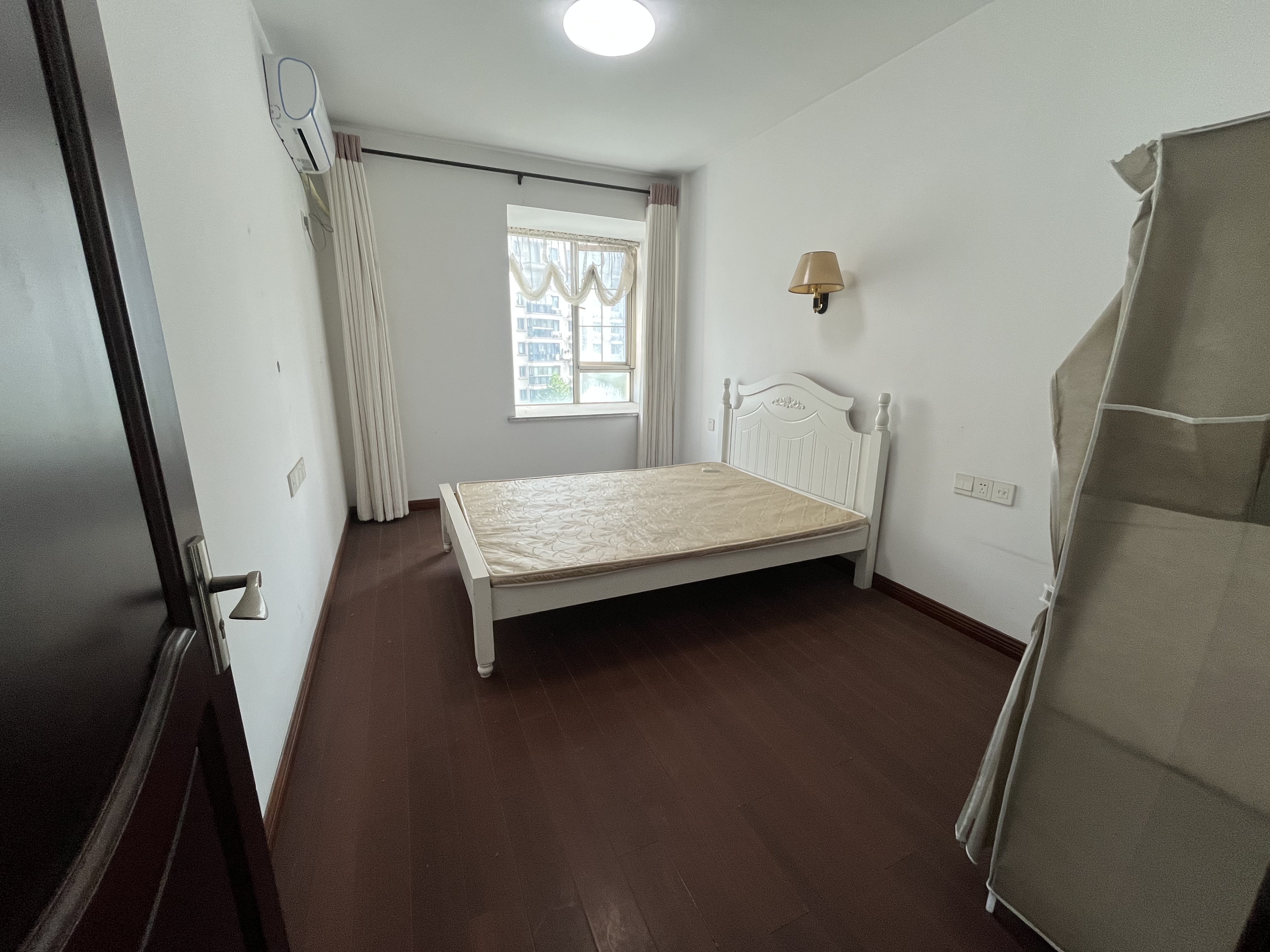 优山美地花园南区 3室2厅2卫 128.9m&sup2;