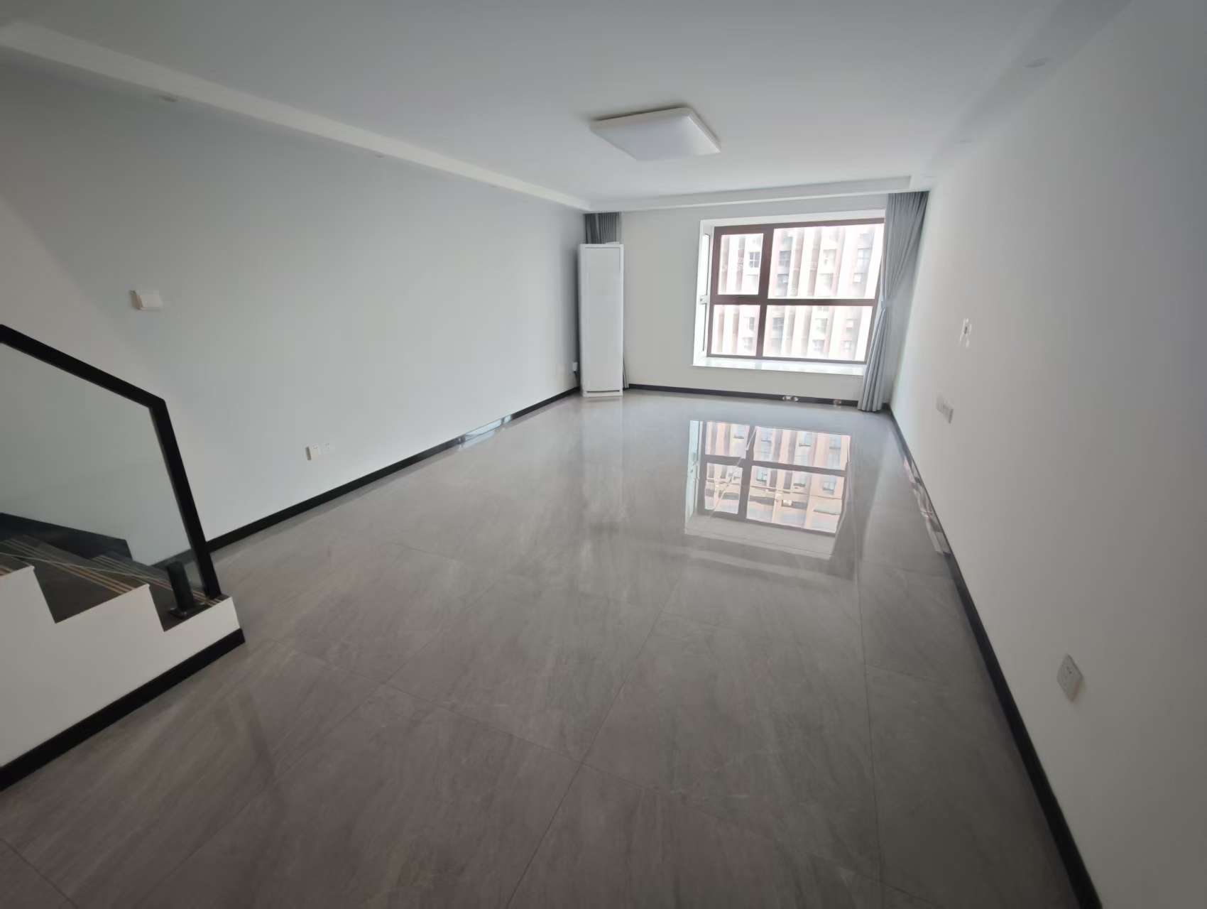 恒隆国际 1室1厅1卫 69.00m&sup2;