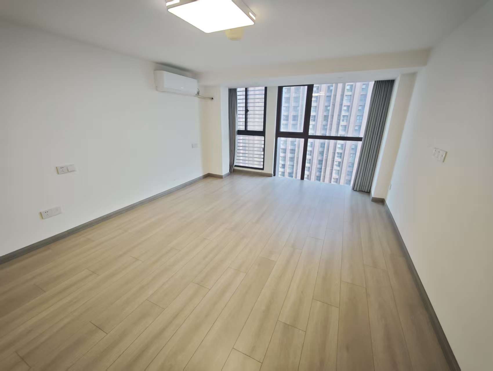 恒隆国际 1室1厅1卫 69.00m&sup2;