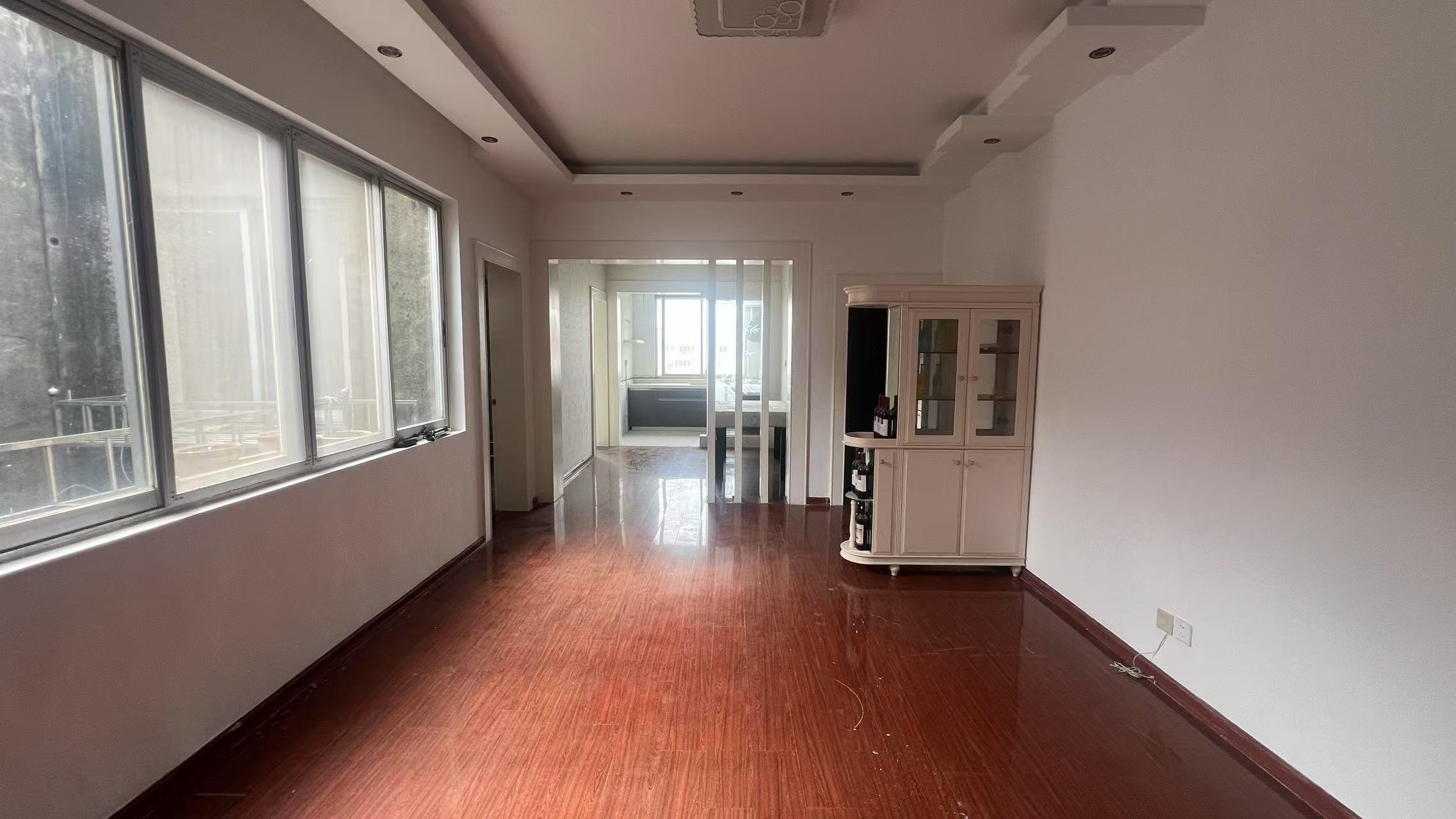 八角亭小区 3室2厅1卫 118m&sup2;