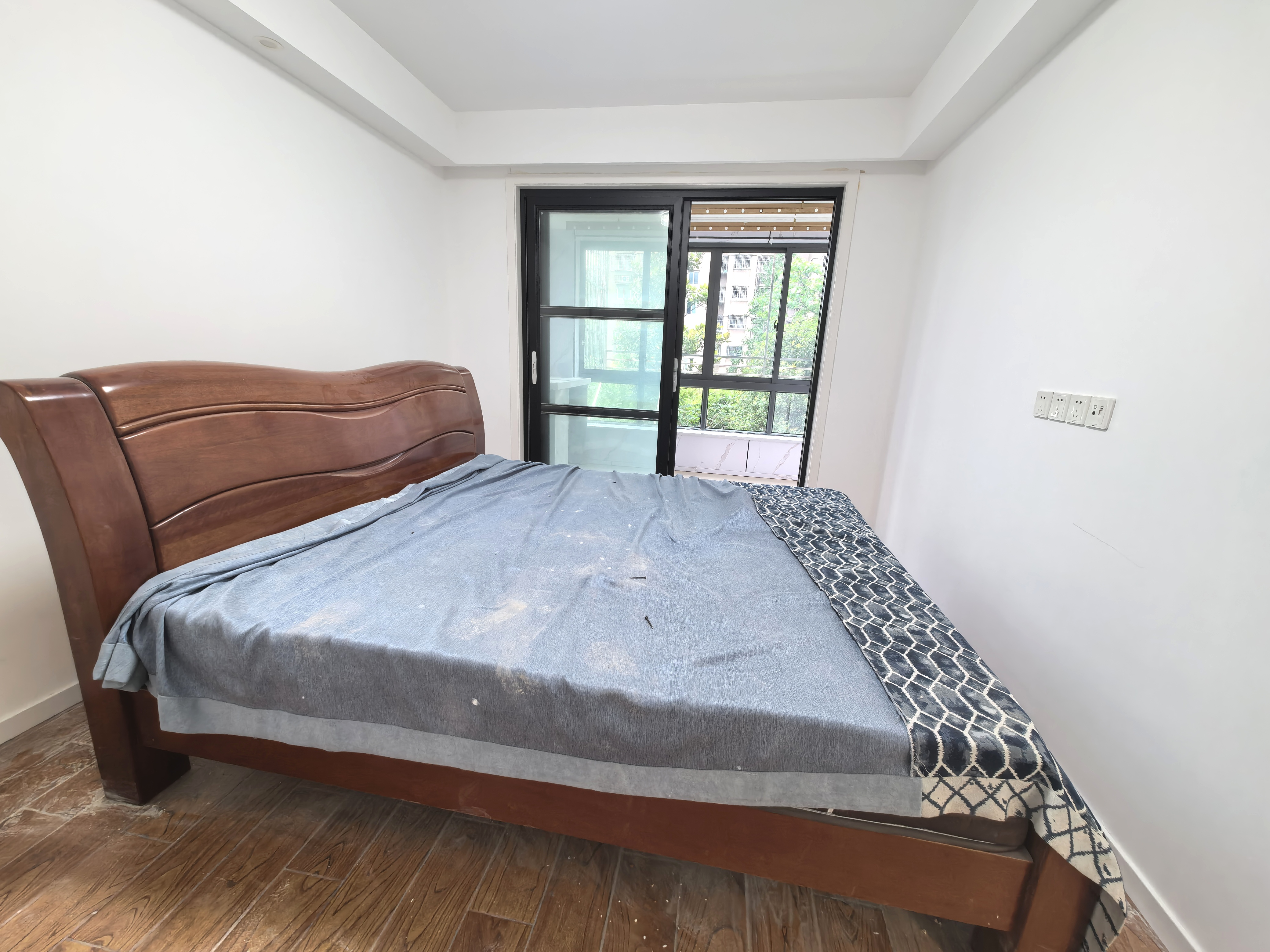 公园南苑 3室2厅2卫 138.00m&sup2;